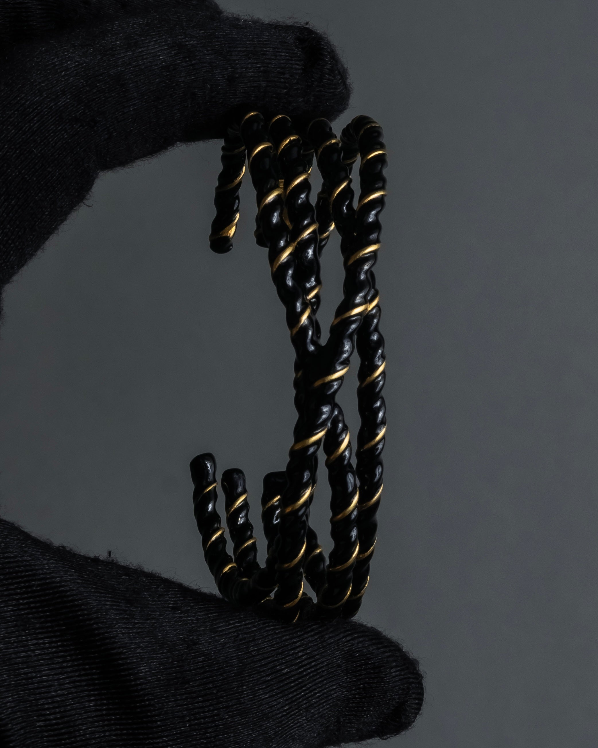 "MAISON MARGIELA" Twisted cord design brass bangle