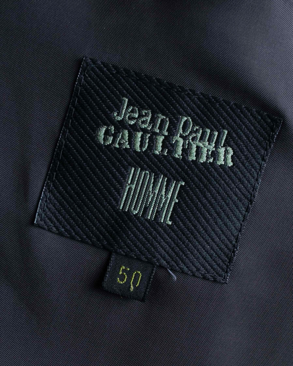 "JEAN PAUL GAULTIER HOMME"
Oversized shadow stripe set up