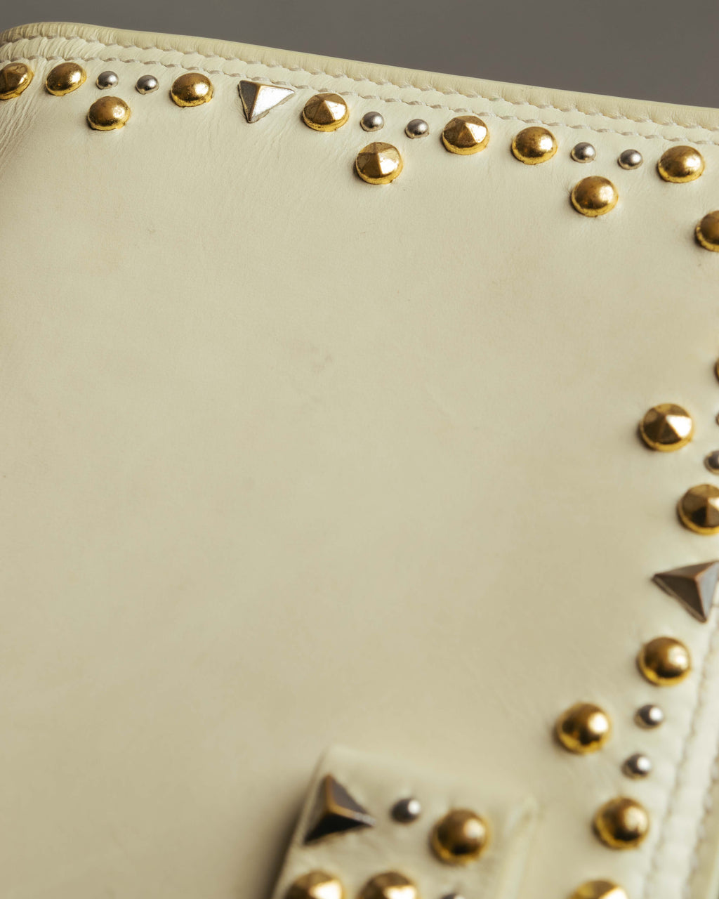 -SPECIAL- “Salvatore Ferragamo” 2015-2017 Vara studded chain shoulder bag