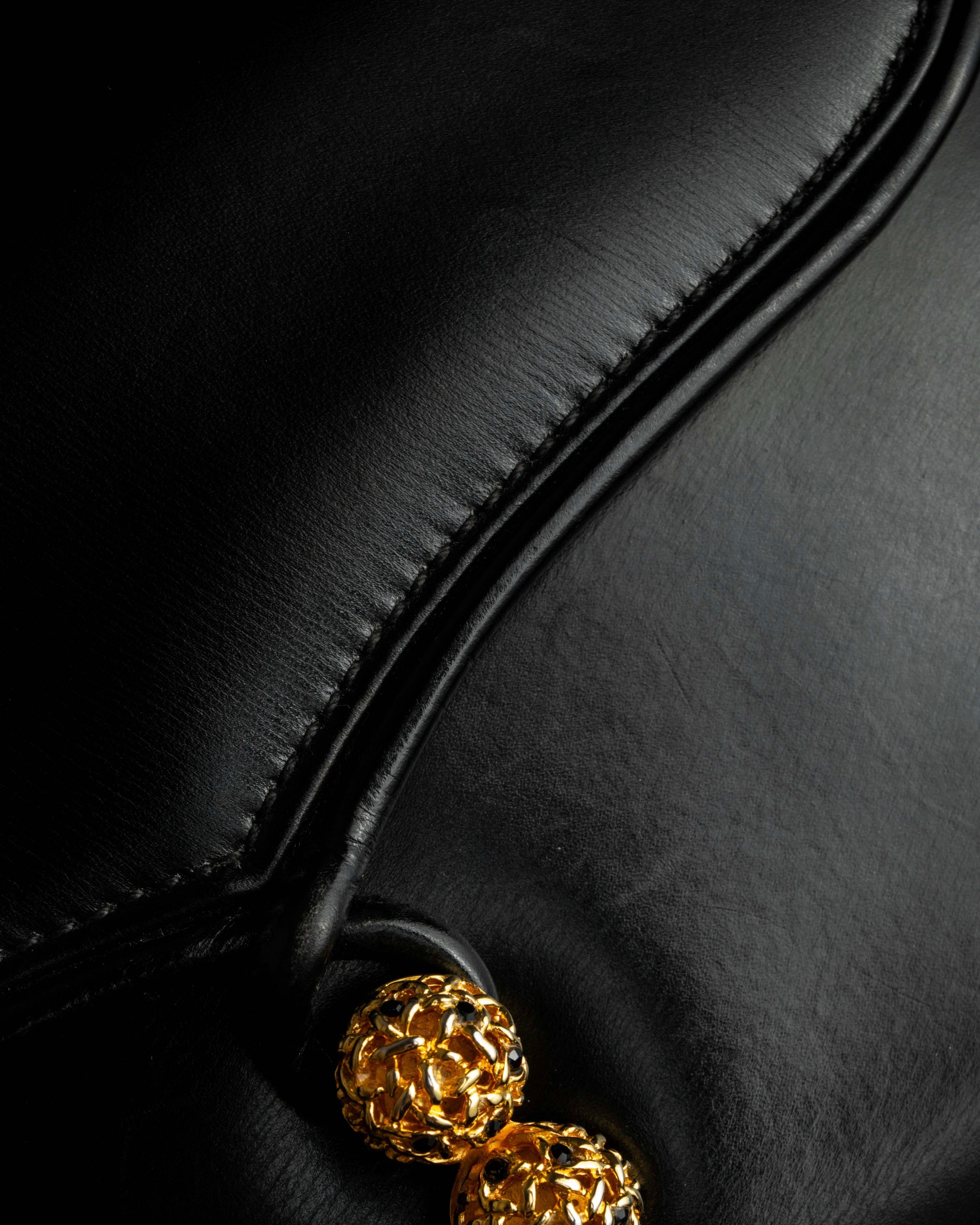 "GUCCI" Filigree vintage design chain shoulder leather bag