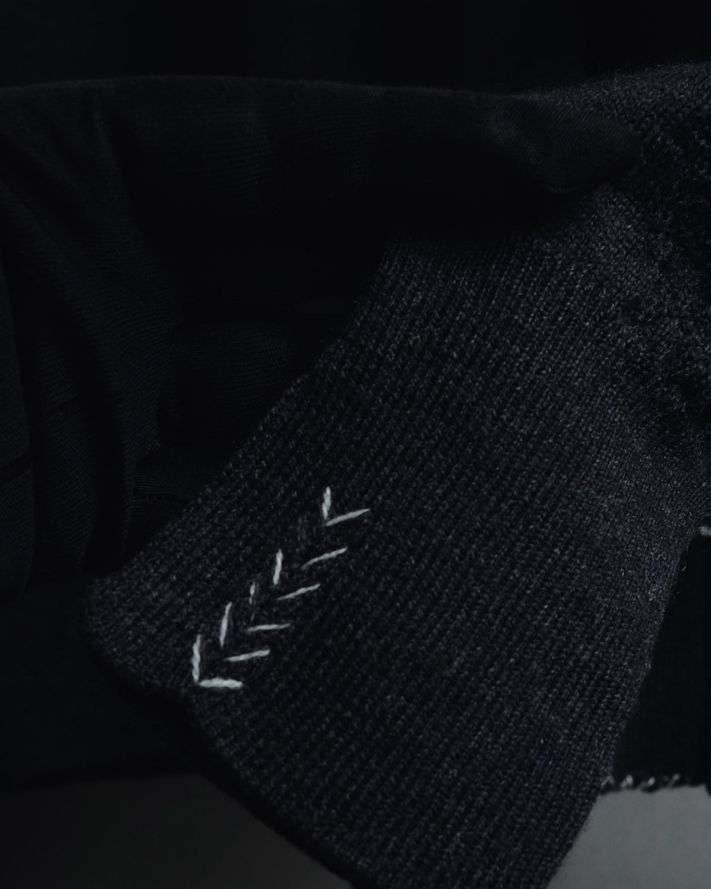 "Maison Margiela" 15AW deconstructed hand-stitched crewneck knit