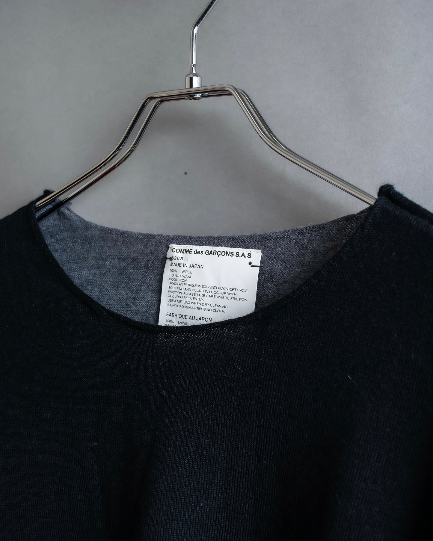 "COMME des GARCONS" Inside out design different colors on front and back pullover