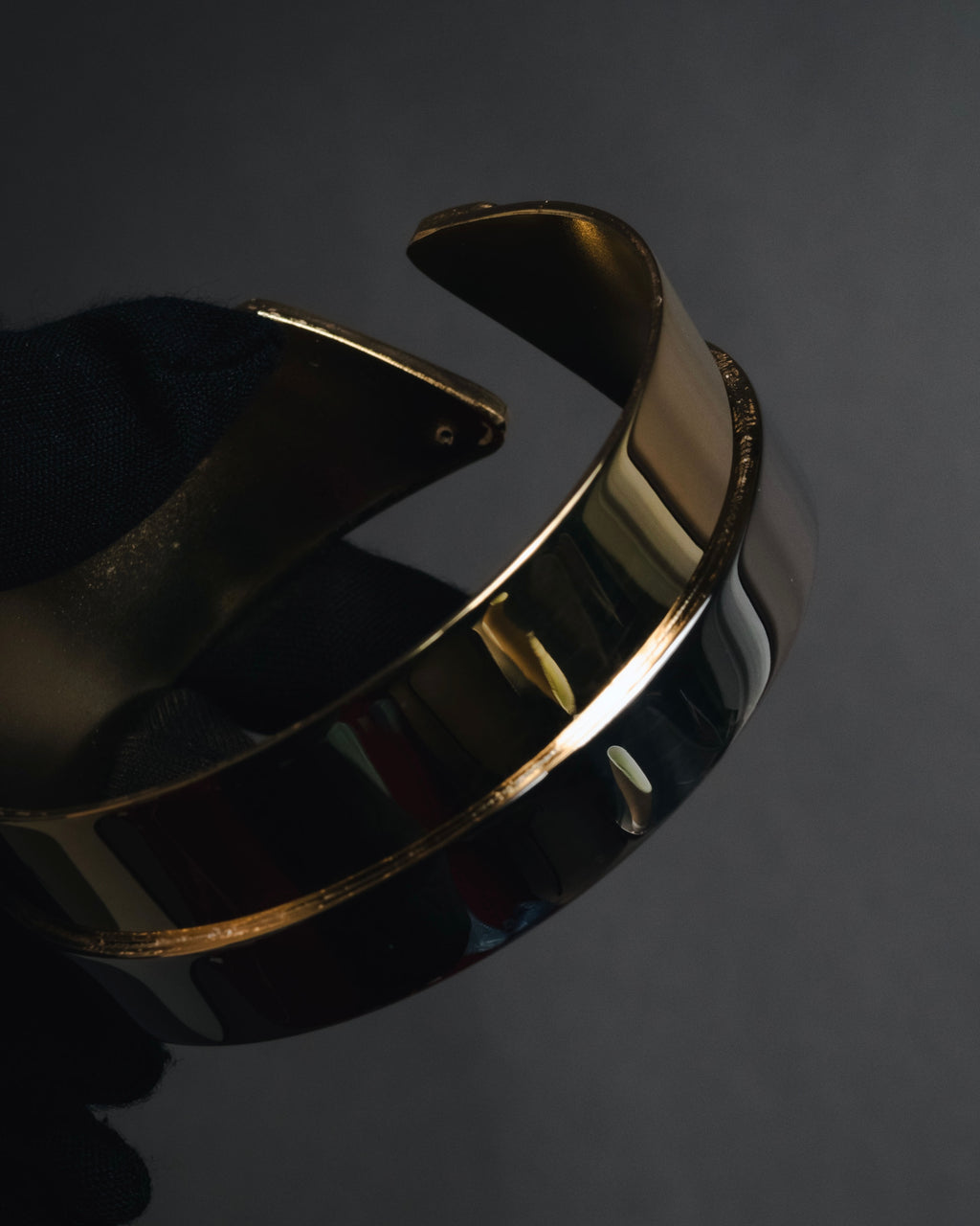 "LOEWE" 10’s Bicolor geometric open-cuff bangle