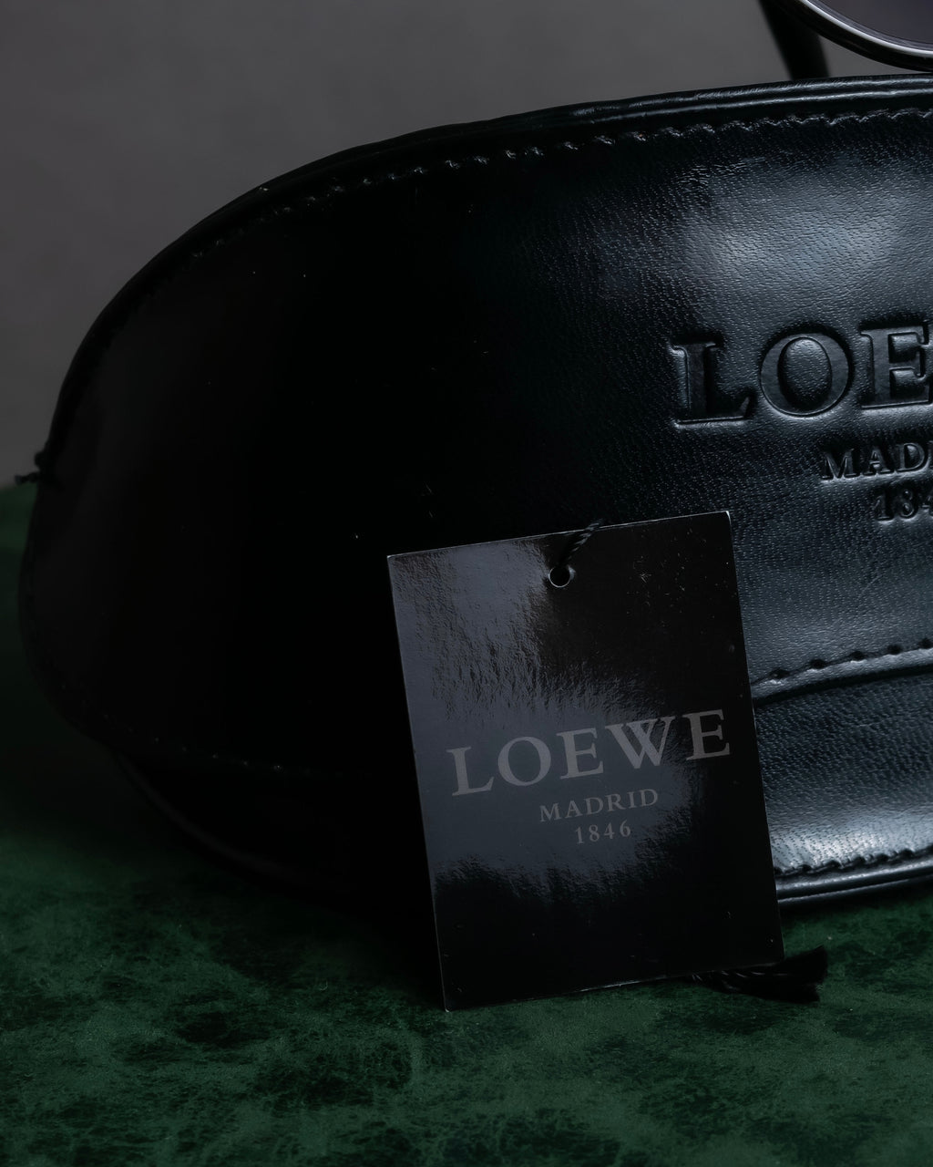 "LOEWE" Anagram logo engraved oval sunglasses
