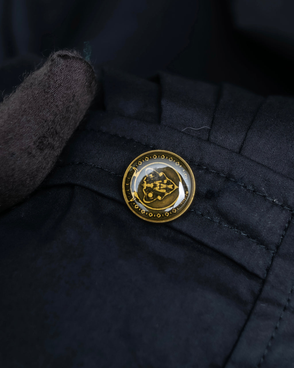 "GUCCI" No collar design gold button accents blouse