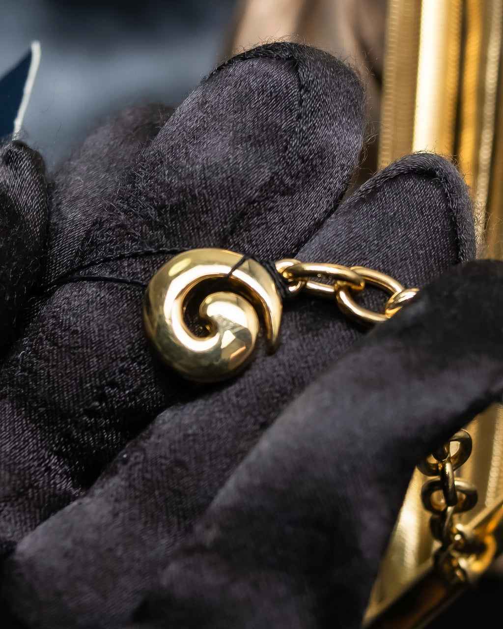 "GIVENCHY" 7 strand accordion chain choker necklace