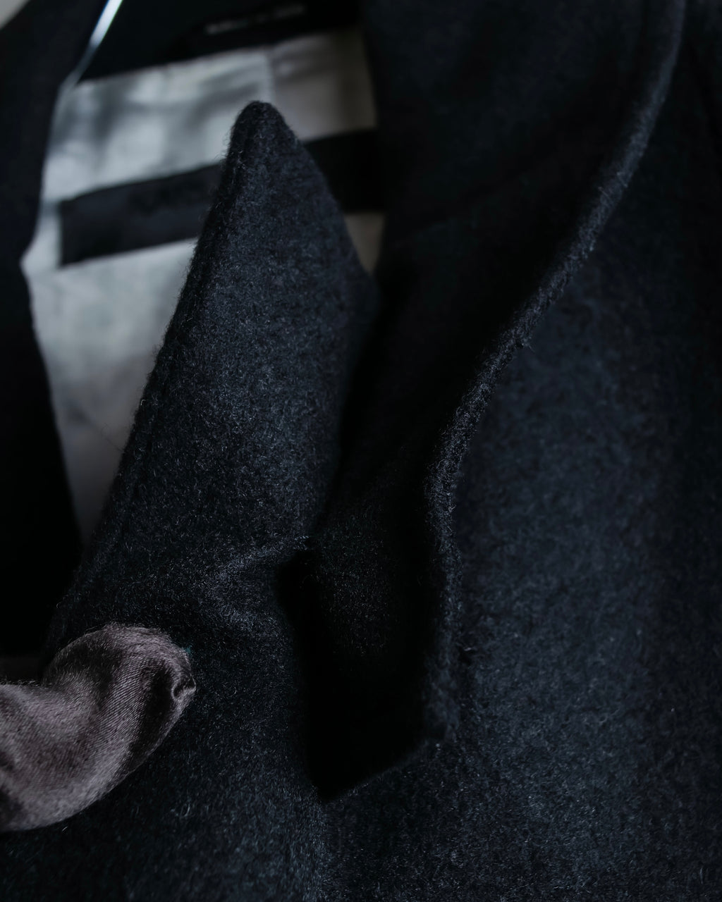 "Karl Lagerfeld"
Double breasted layered lapel oversized chester coat