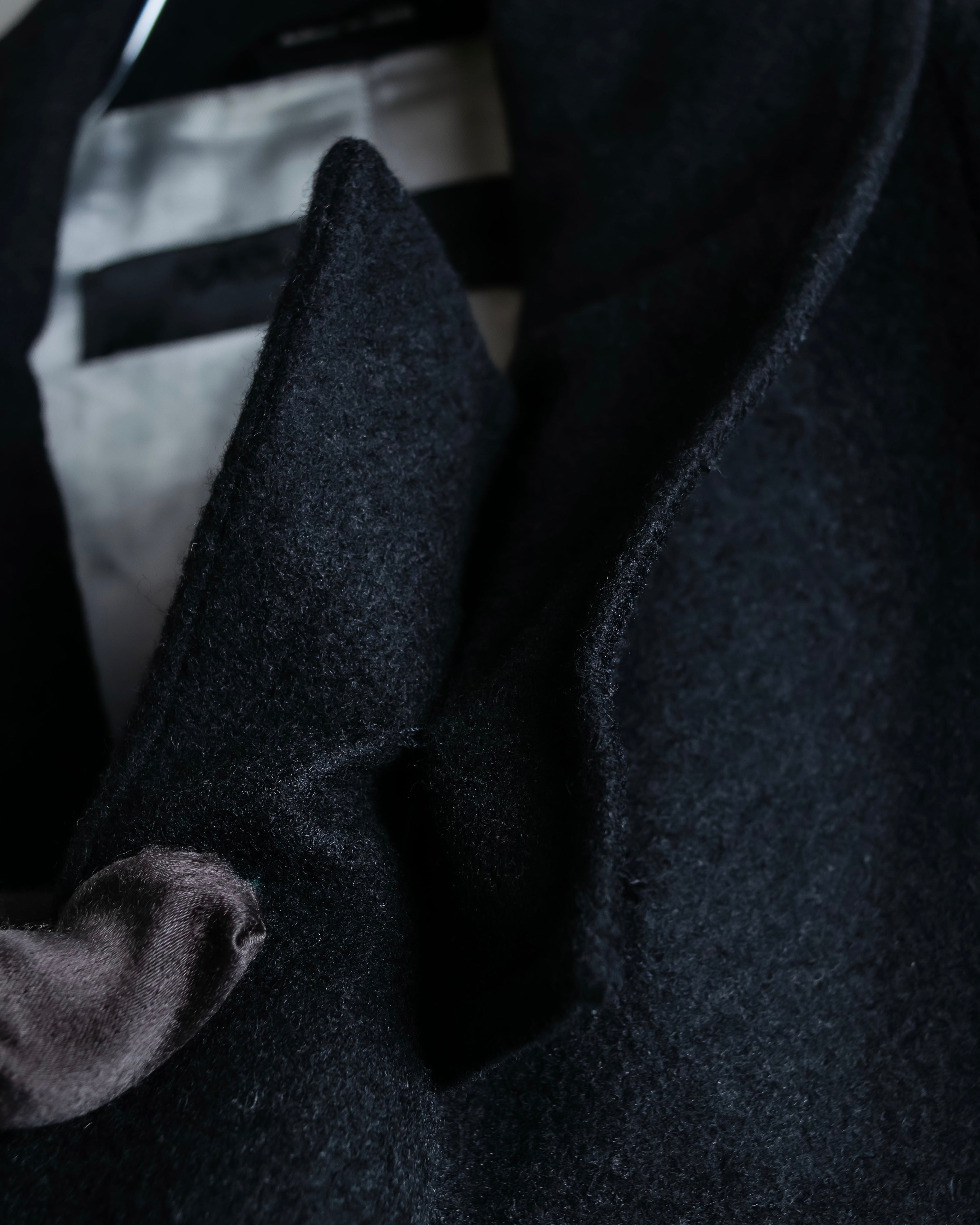 "Karl Lagerfeld"
Double breasted layered lapel oversized chester coat