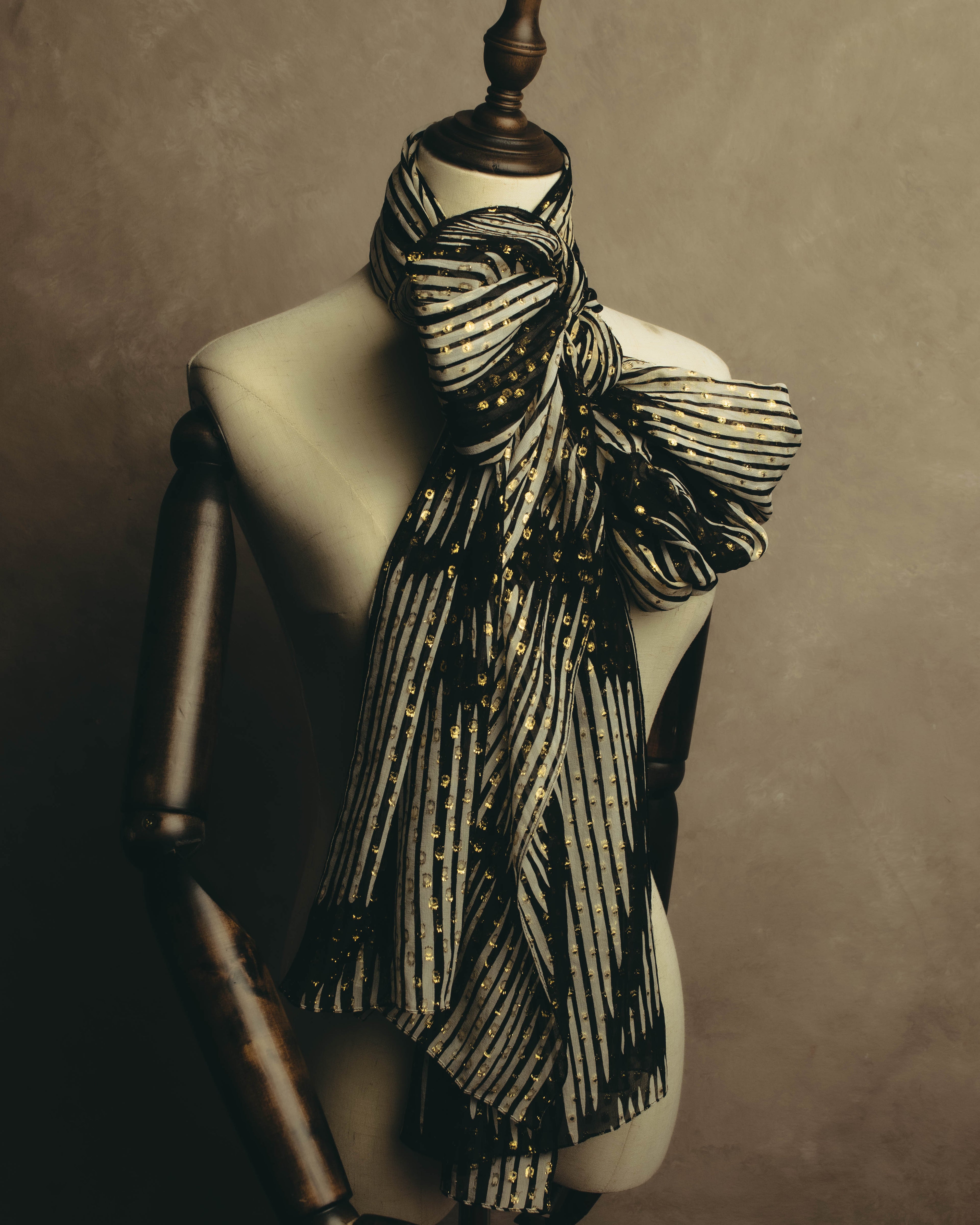 -SPECIAL- “GUCCI” 00’s-10’s Metallic printed sheer stole