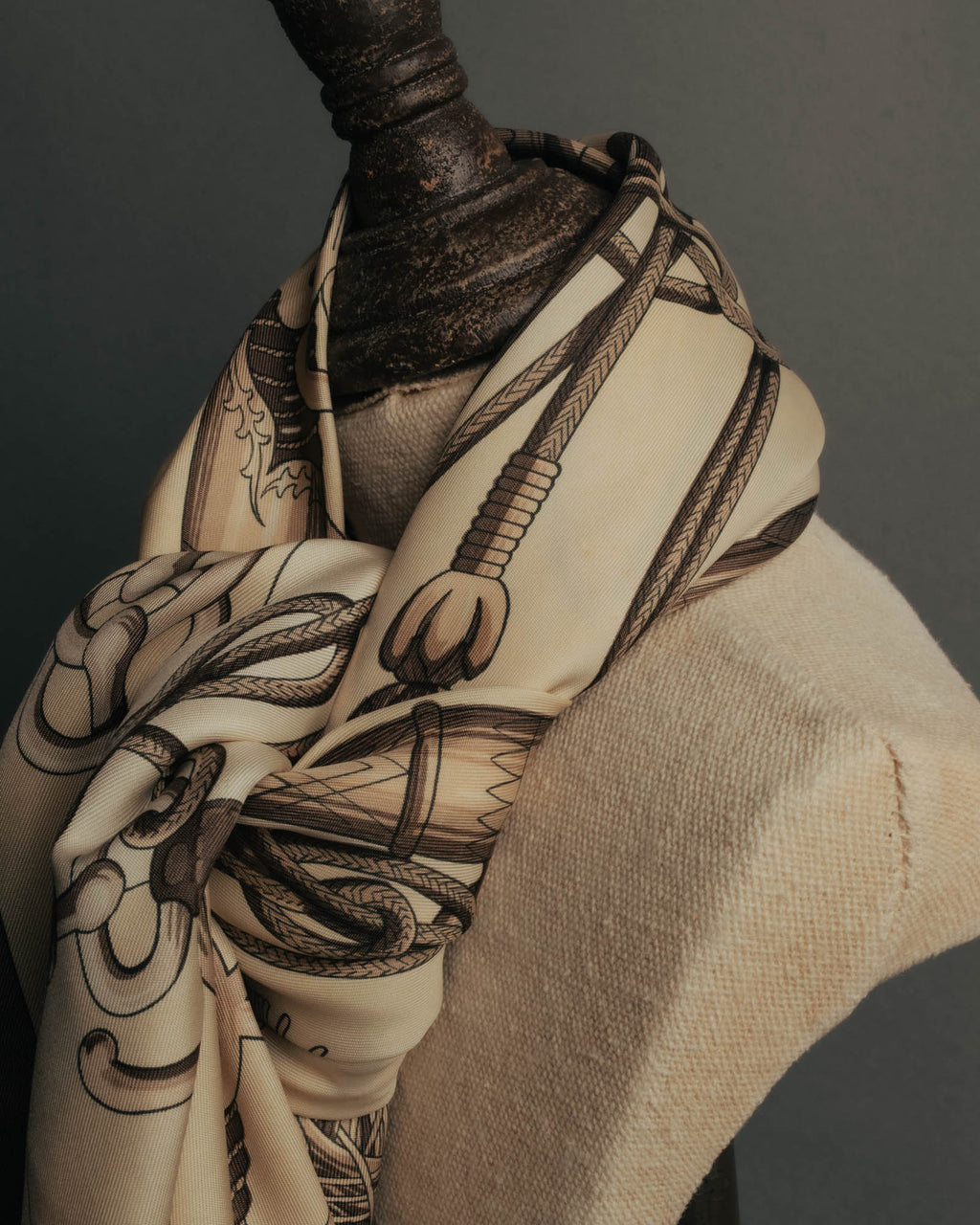 "Hermès" Cliquetis、J. Abadie silk scarf
