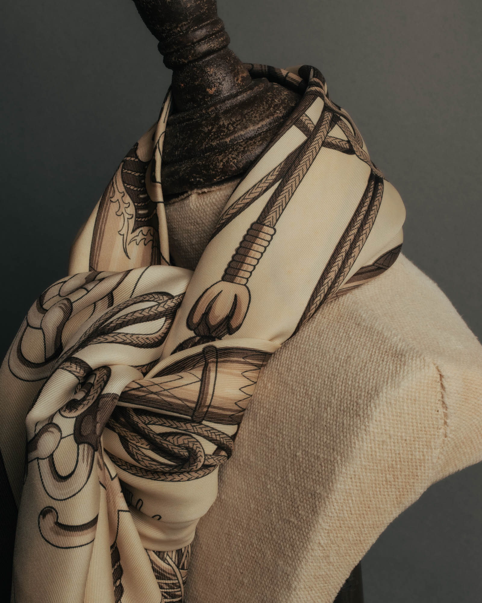 "Hermès" Cliquetis、J. Abadie silk scarf