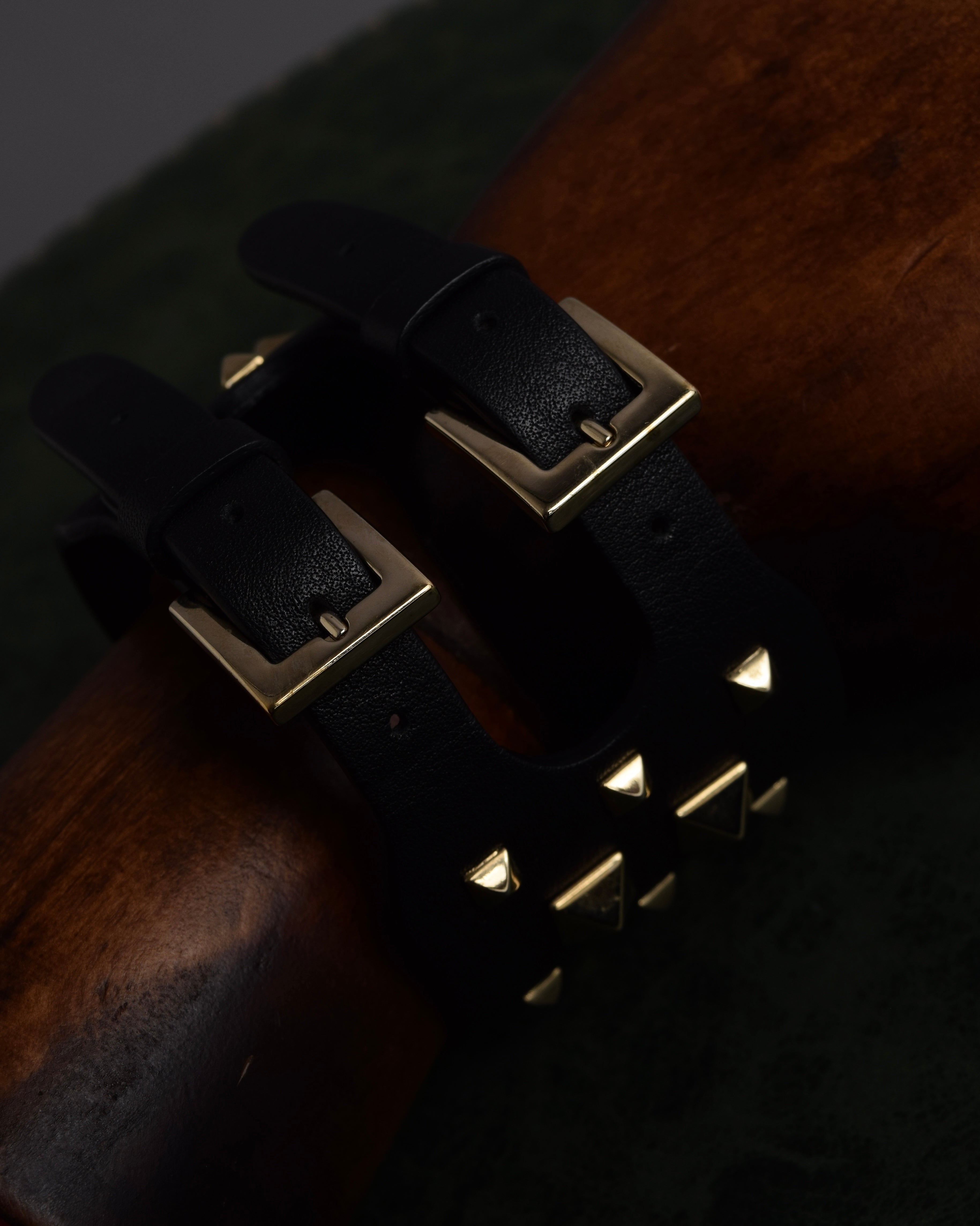 "VALENTINO" Pyramid stud design double buckle leather bracelet