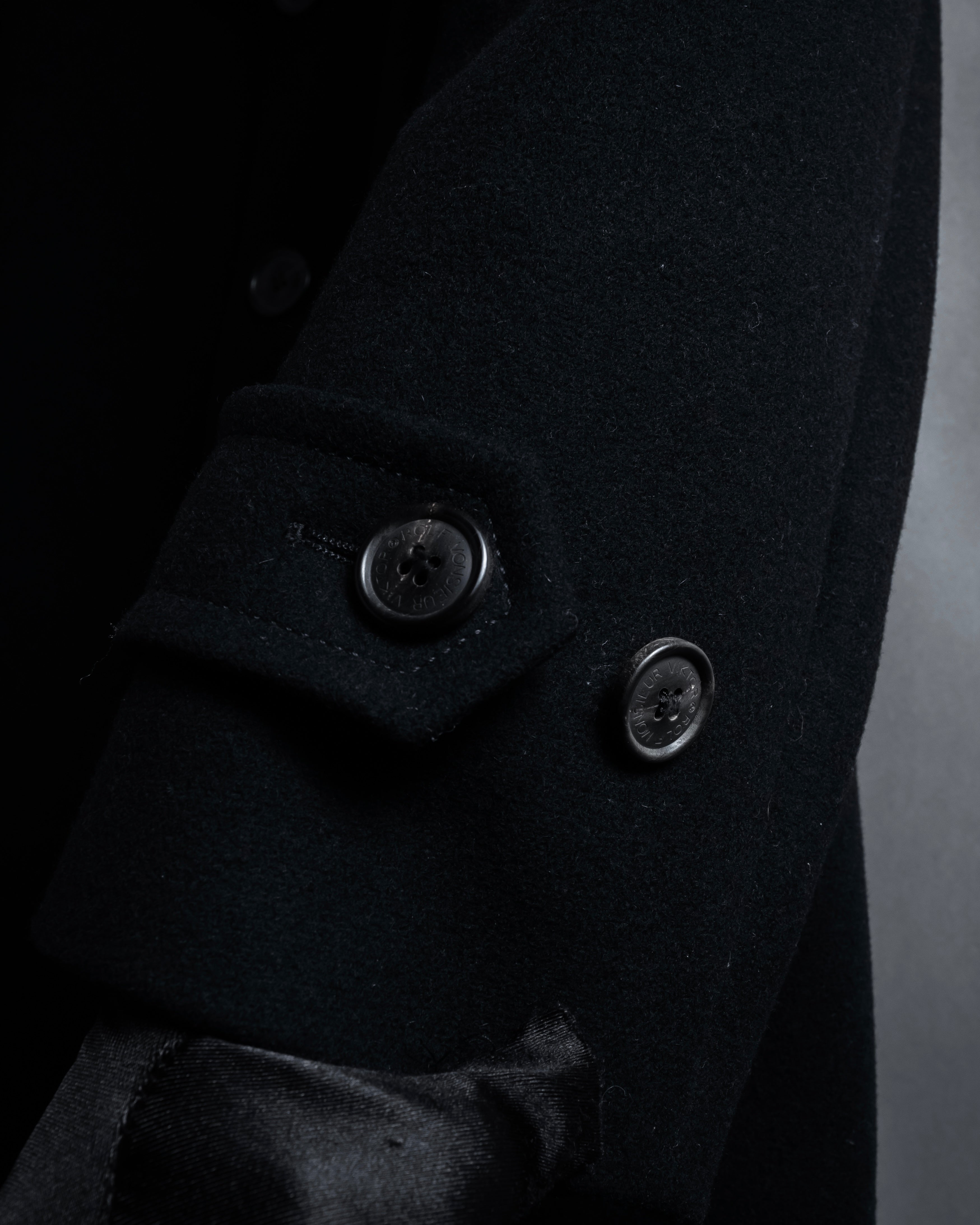 "VIKTOR&ROLF" Sculptural lapel melton coat
