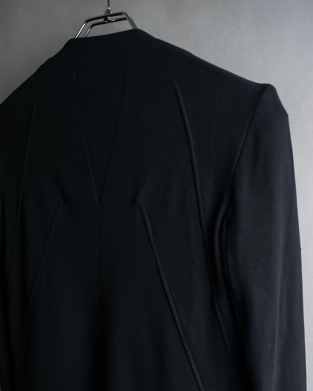 "HELMUT LANG" Zipper design sharp angle cutaway jacket