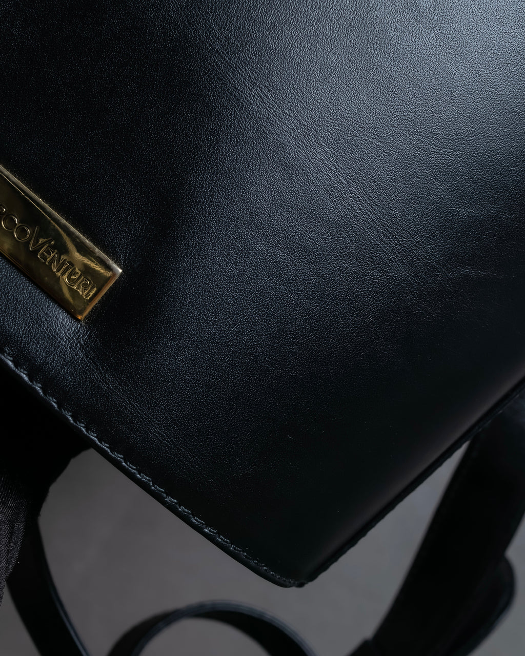 "GIANI MARCO VENTURI" Shape trapezoid leather shoulder bag