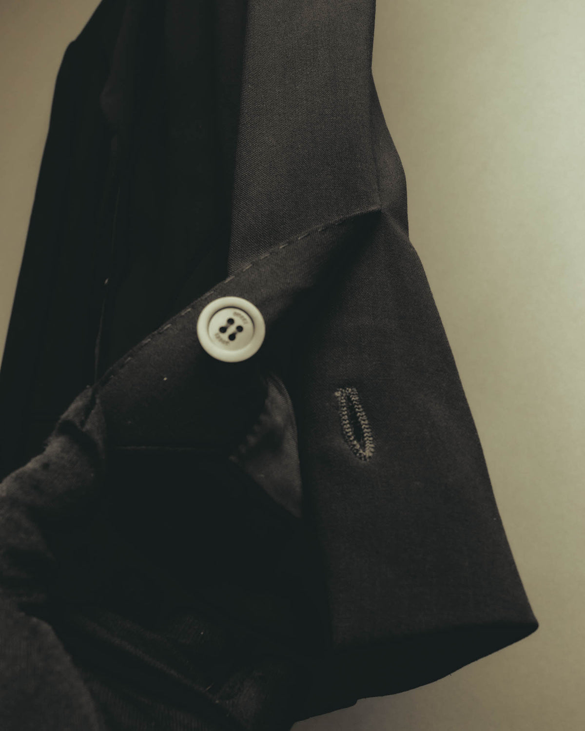 "GUCCI" 90's Sharp black tailored blazer