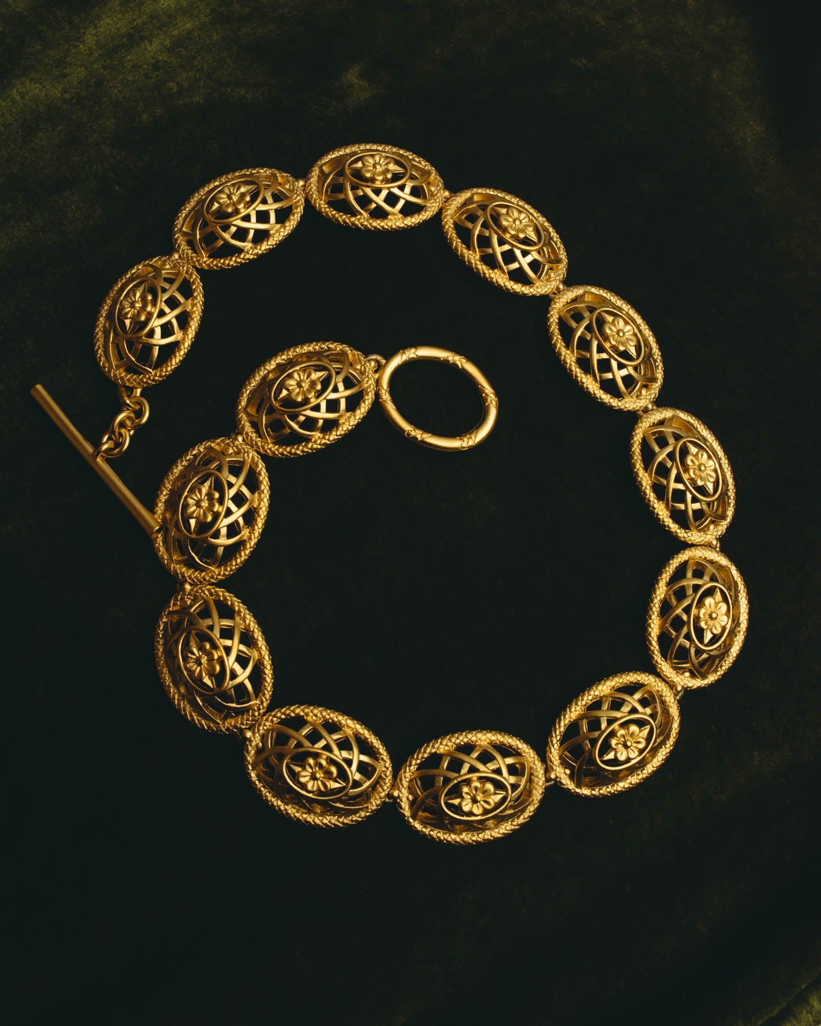 “Nina Ricci” 80’s-90’s floral openwork link necklace