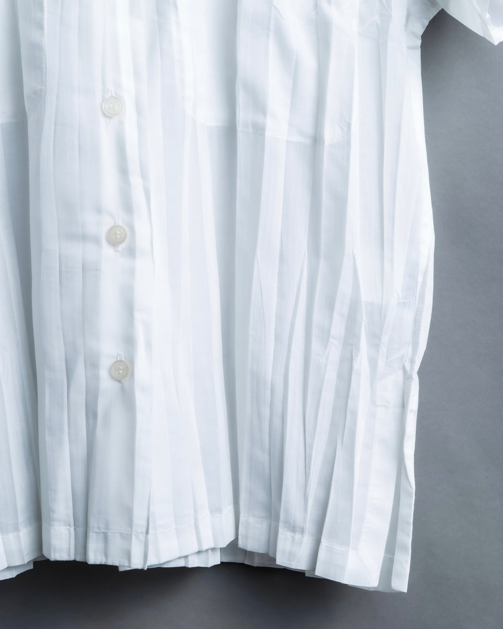 "ISSEY MIYAKE" Pleated short sleeve shirt