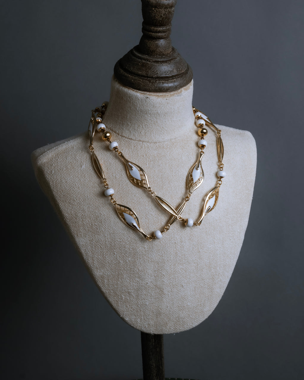 "BALENCIAGA" Leaf motif bijou santoire necklace