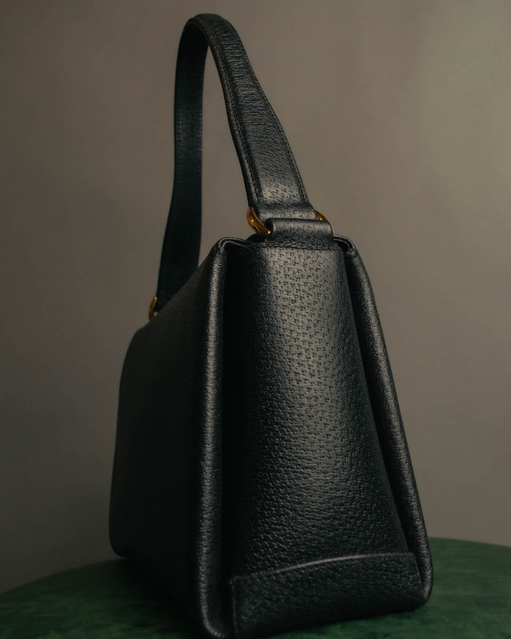 -SPECIAL- “GUCCI” 70’s-80’s Pigskin leather turn lock handbag