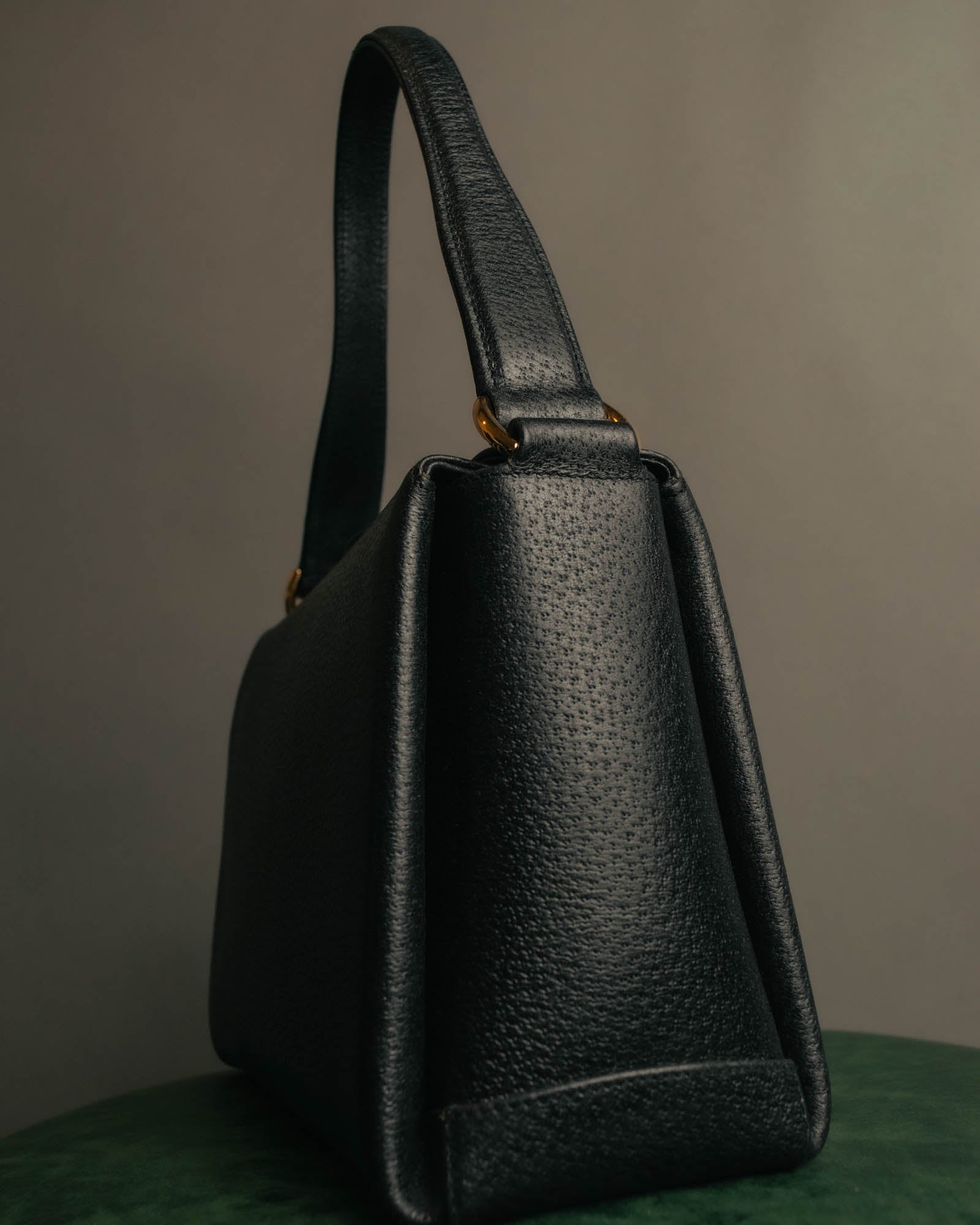 -SPECIAL- “GUCCI” 70’s-80’s Pigskin leather turn lock handbag