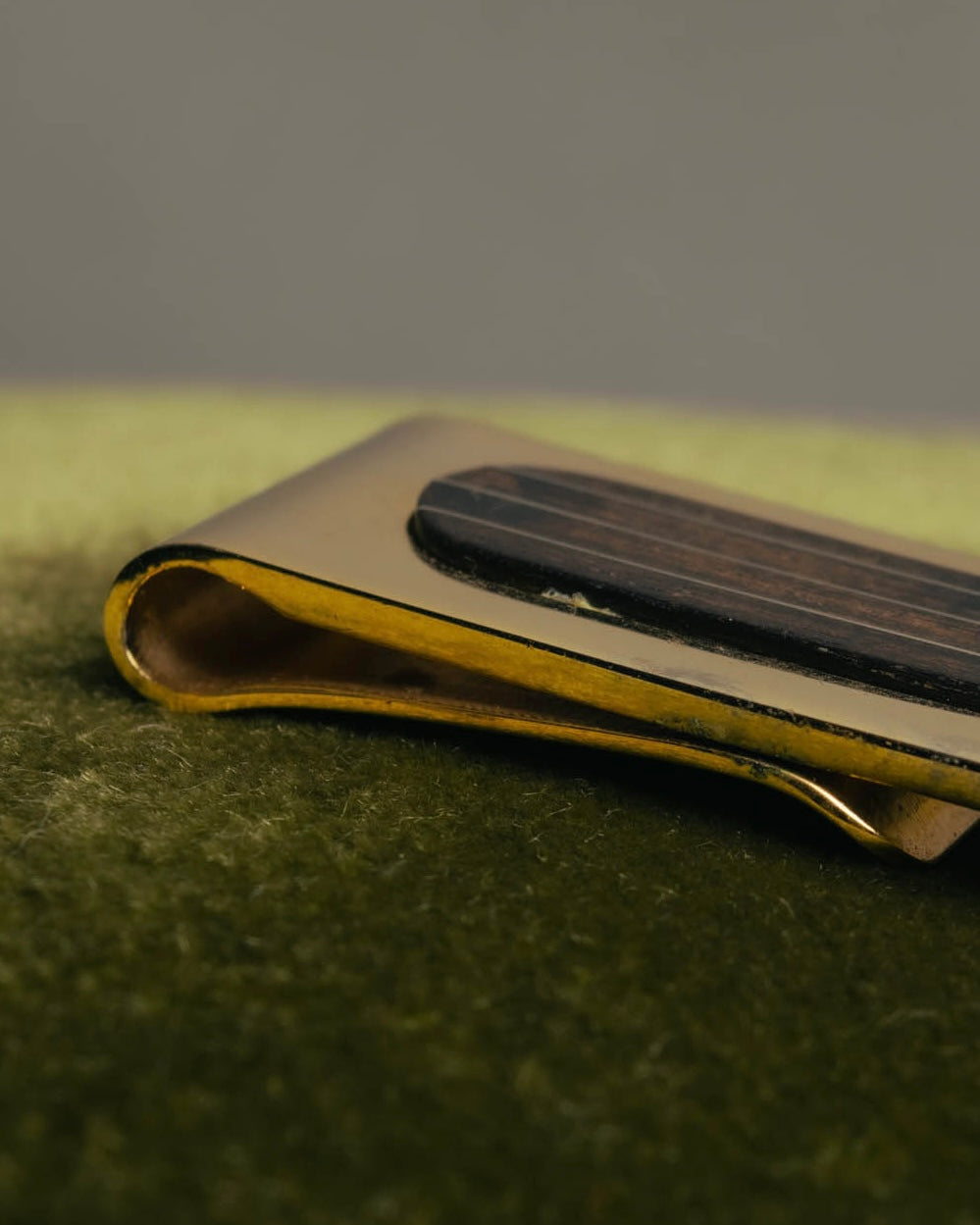 "Christian Dior" 70's-90's Gold tone striped inlay money clip