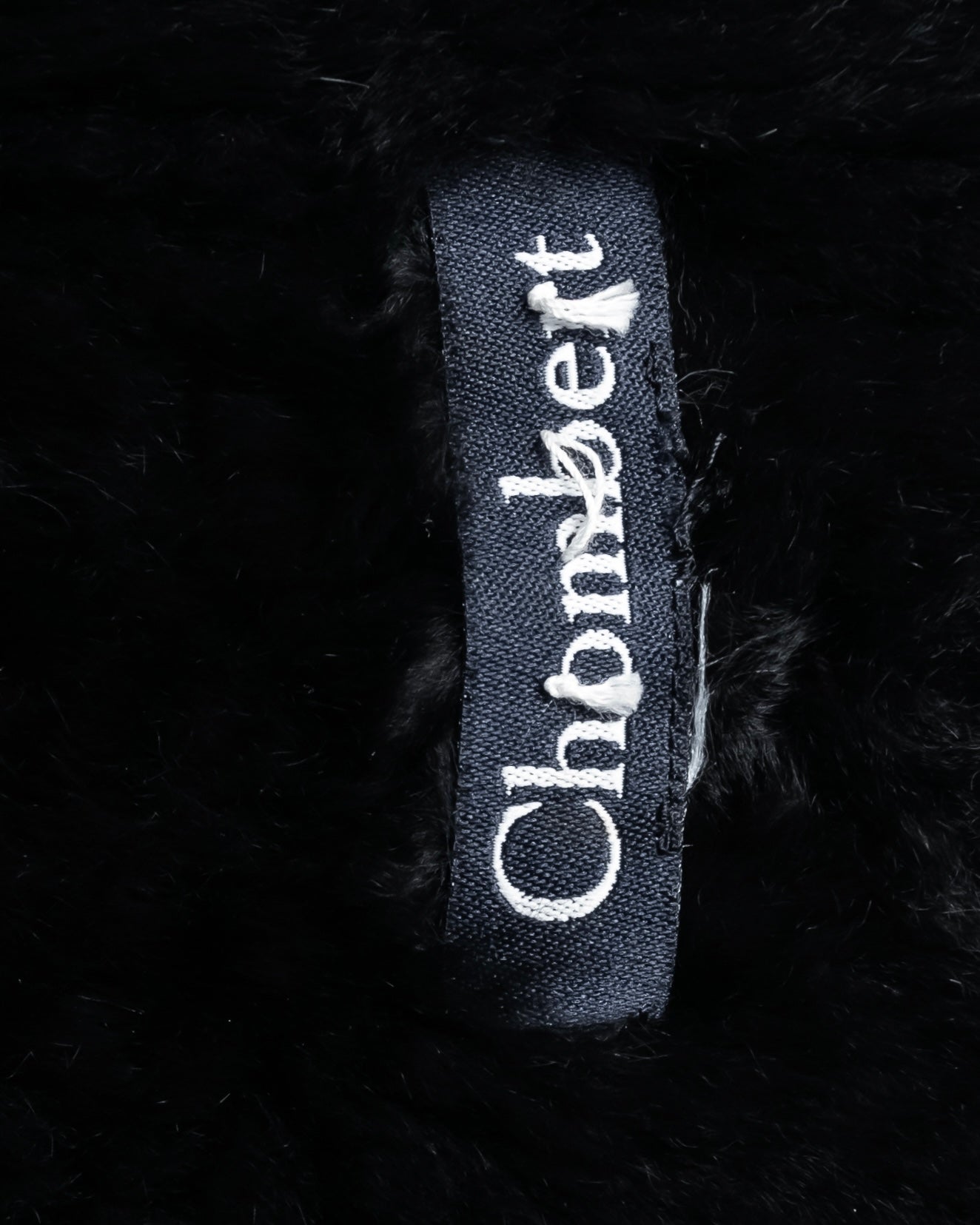 "CHOMBERT" Thick fringe design fur-like long muffler