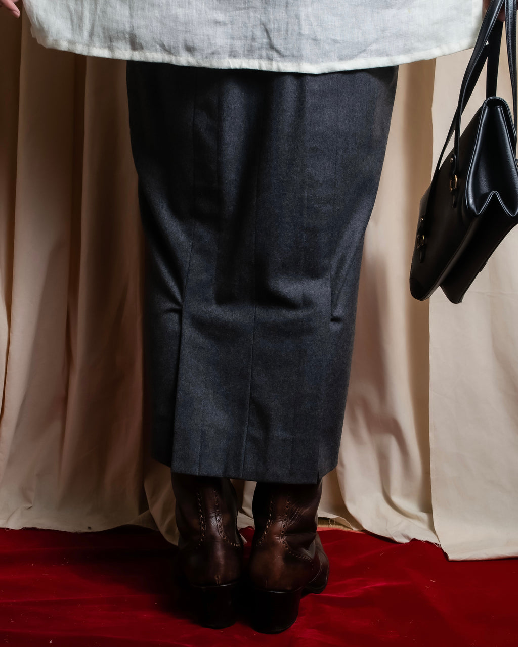 "CHANEL" 90's Gold button design straight line skirt