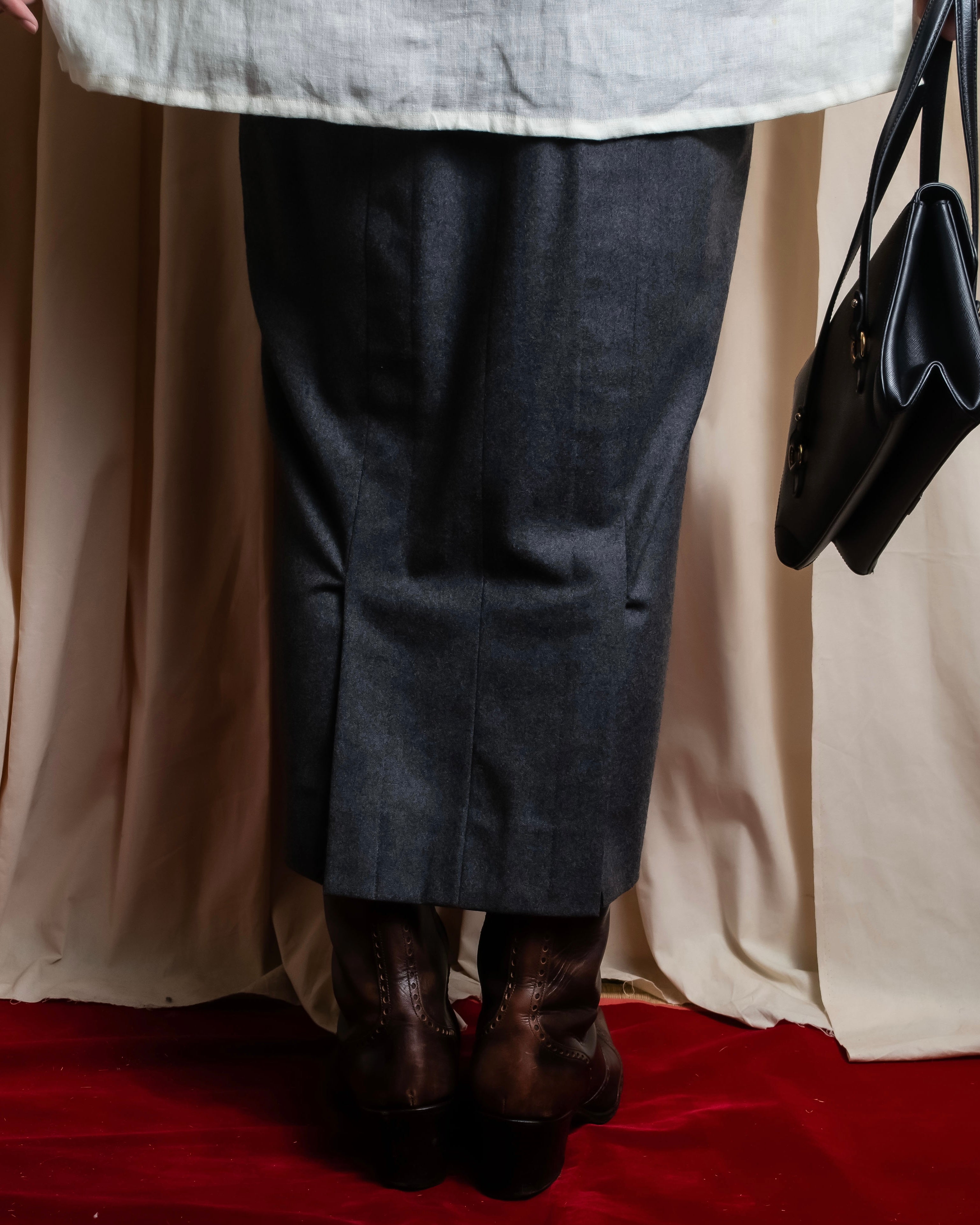 "CHANEL" 90's Gold button design straight line skirt