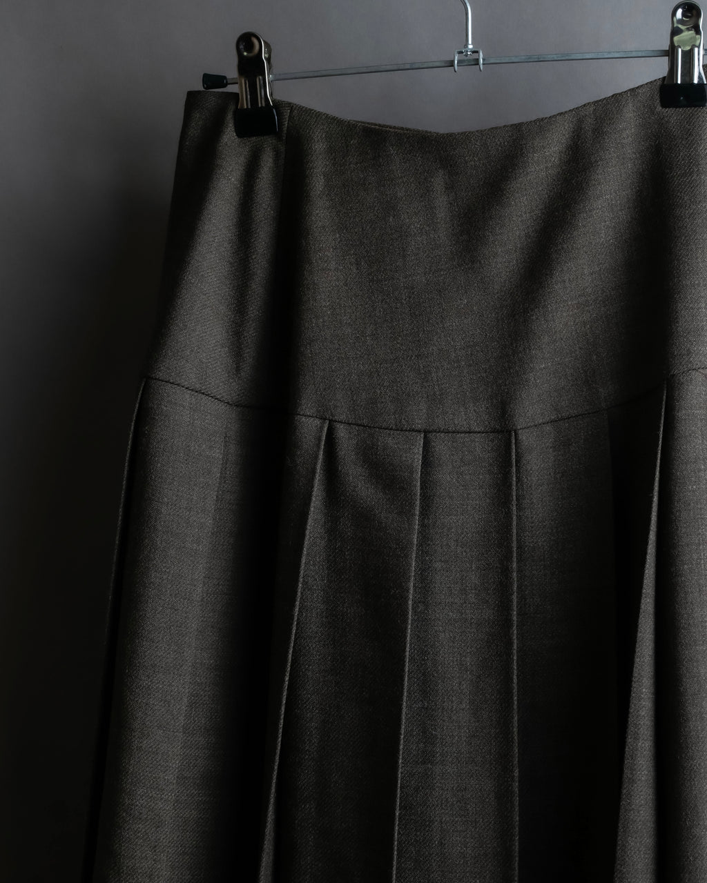 "CHANEL" Side button design pleated flared skirt