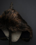 "PLEATS PLEASE ISSEY MIYAKE"
Long-haired fur neck dress