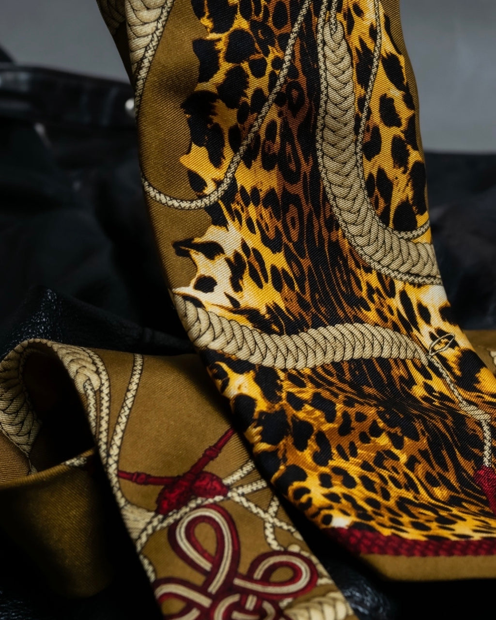 Gianfranco Ferré art pattern tie