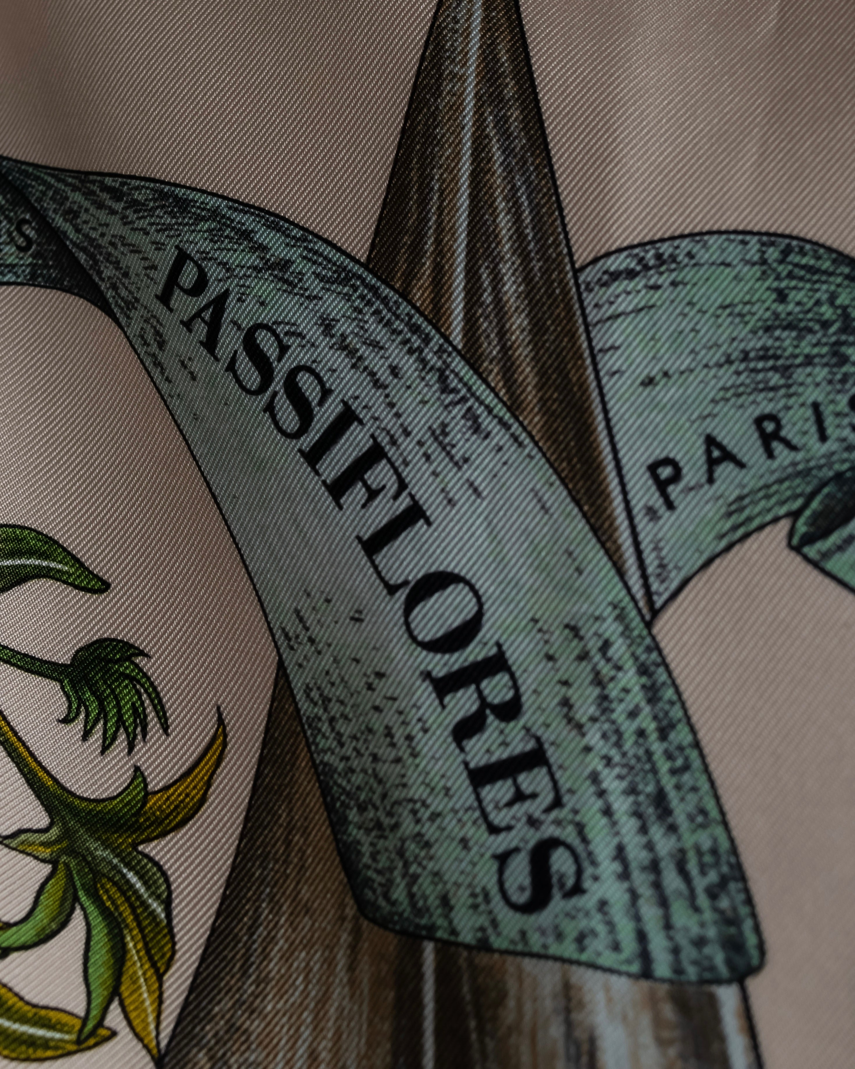 "HERMES" Passion flower print Carre 90 silk scarf