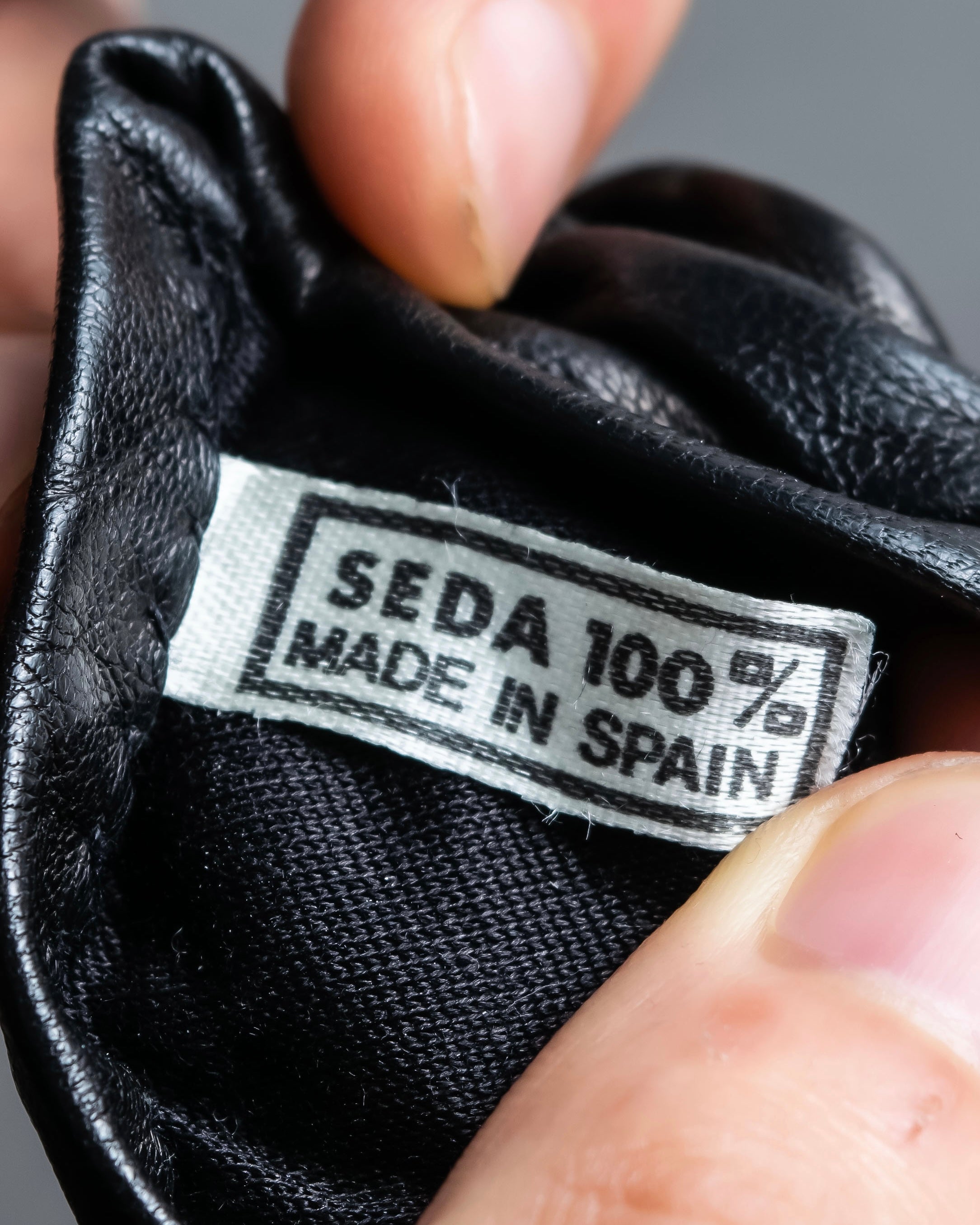 "LOEWE" Anagram logo engraved leather gloves