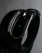 "GUCCI" Organic curved buckle design leather belt