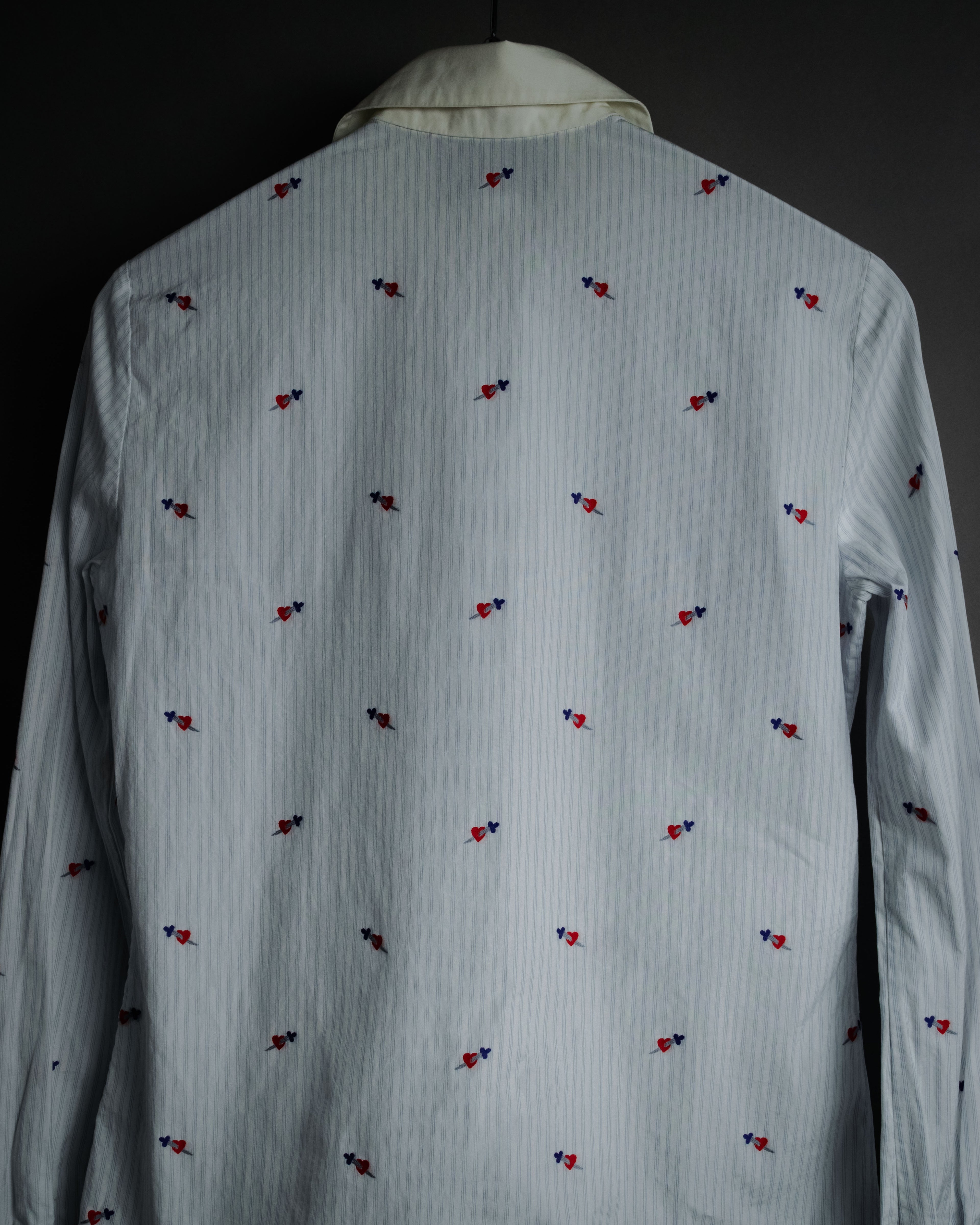 “GUCCI” 2017 heart and dagger embroidered bow tie shirt