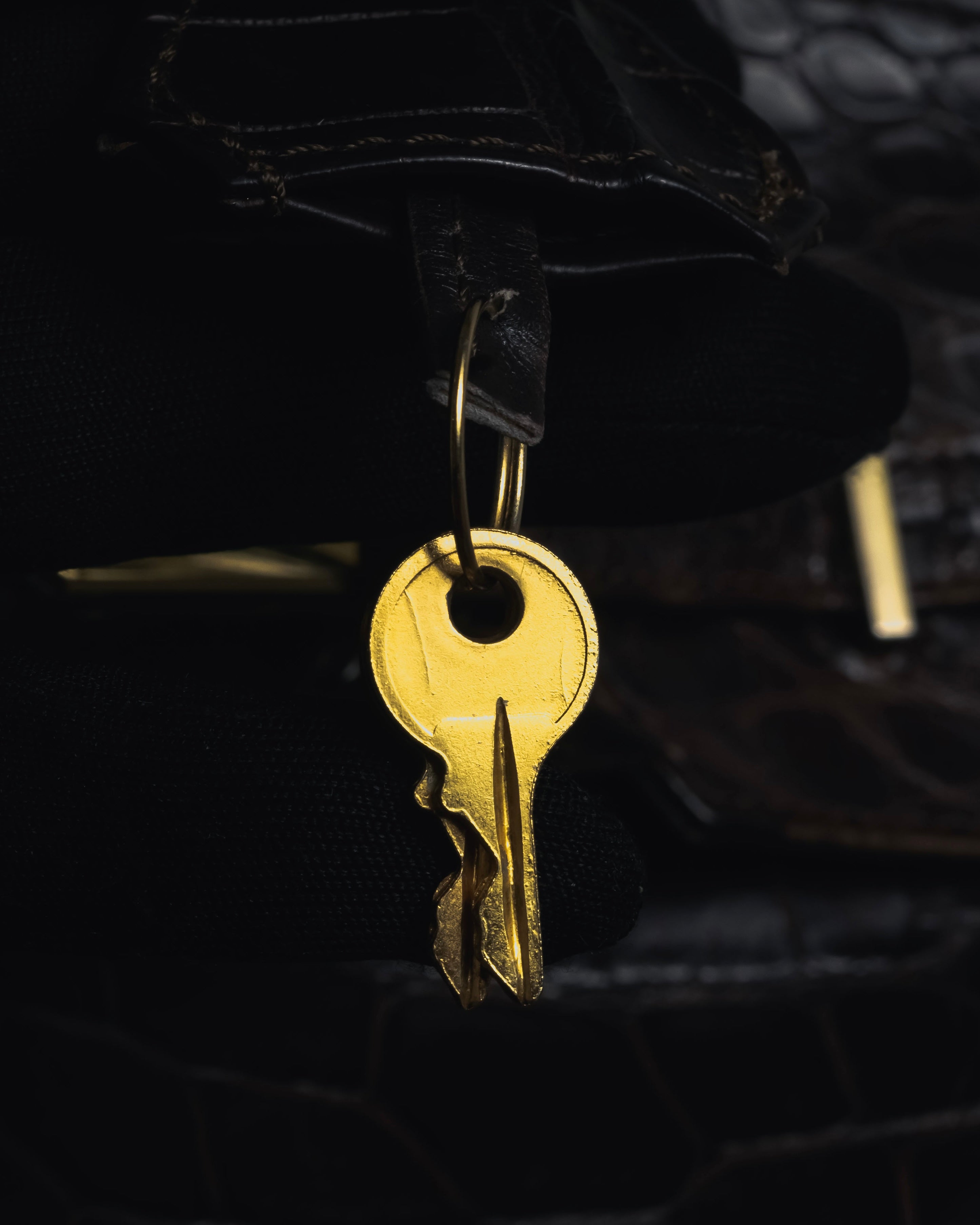 -SPECIAL- "Pierre Cardin"
90’s real crocodile leather top handle bag