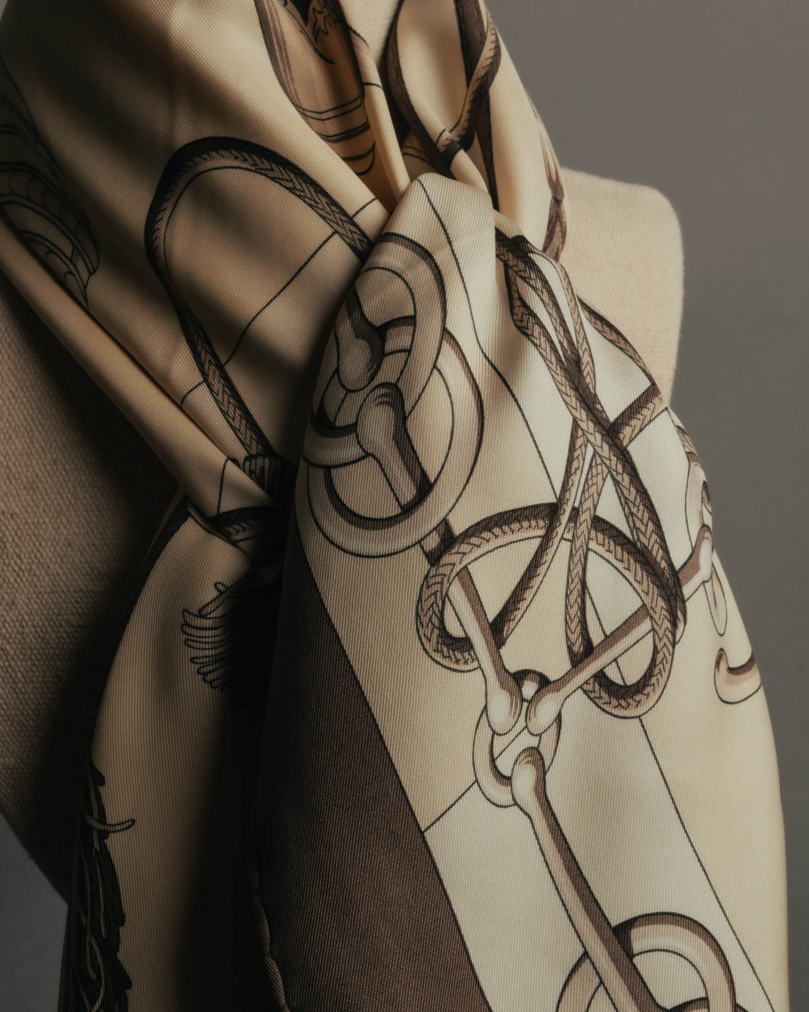 "Hermès" Cliquetis、J. Abadie silk scarf