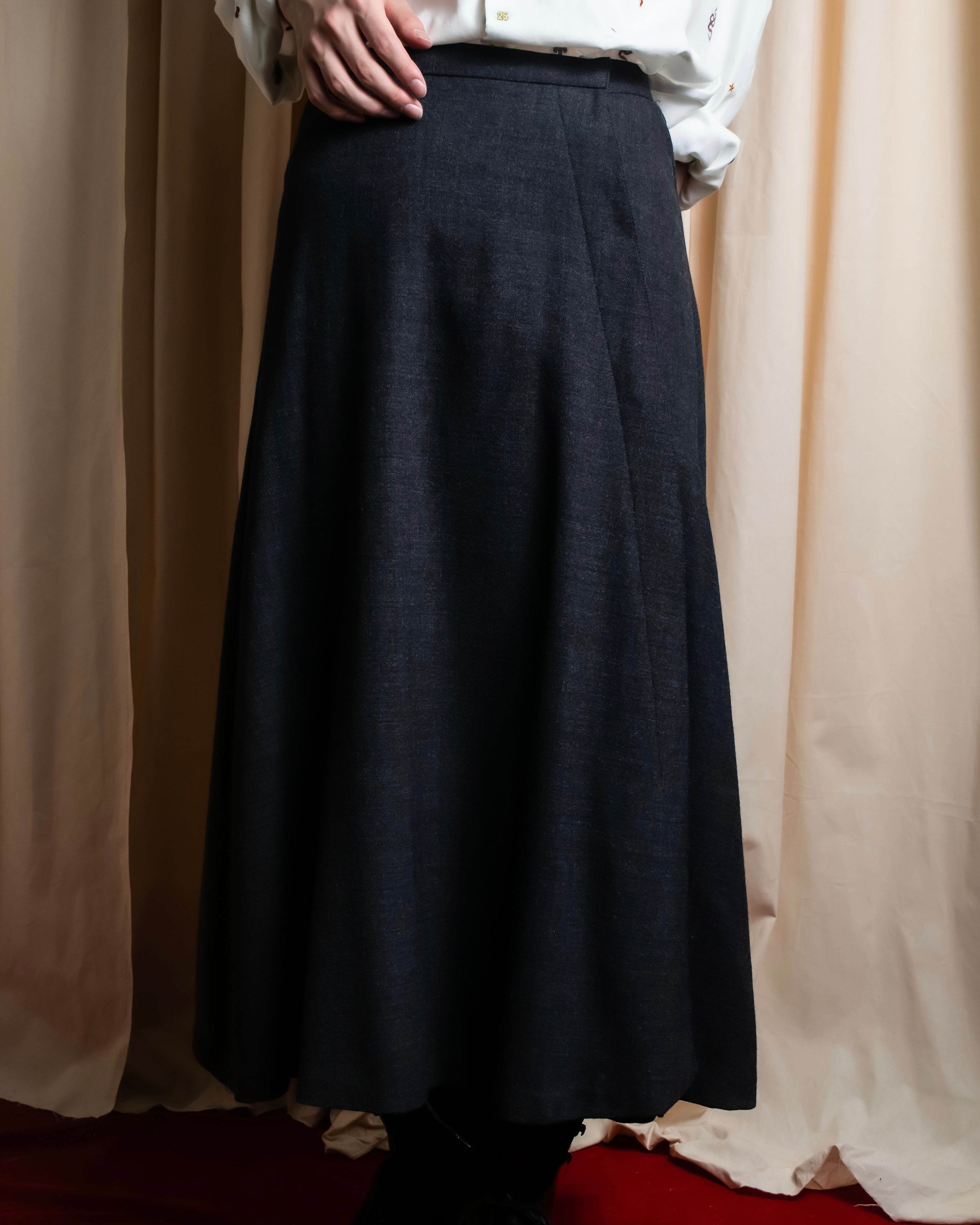 "Christian Dior" Front button design flare wool skirt