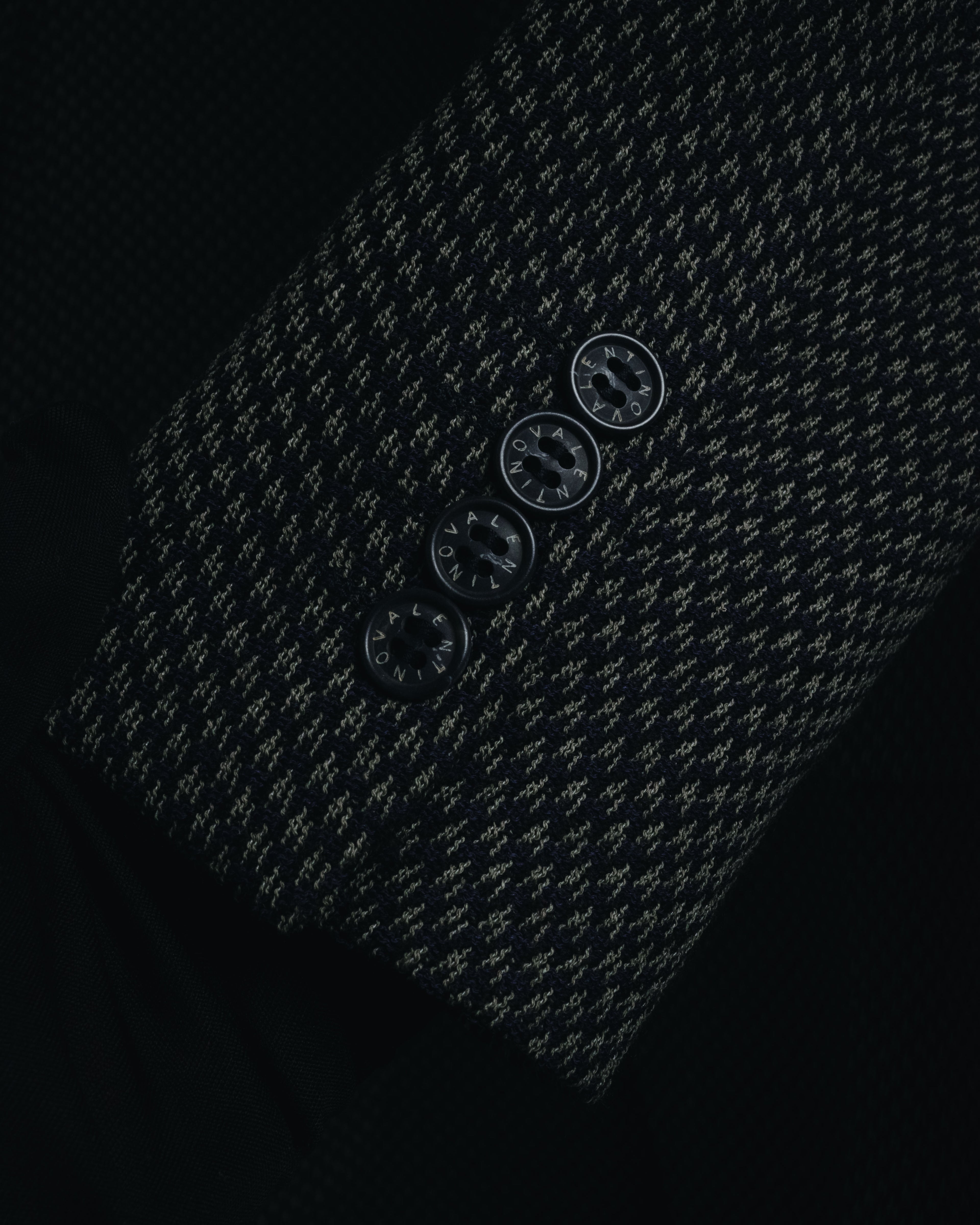 "VALENTINO GARAVANI BOUTIQUE"
Late 80’s - Early 90’s soft-structured birdseye wool tailored jacket