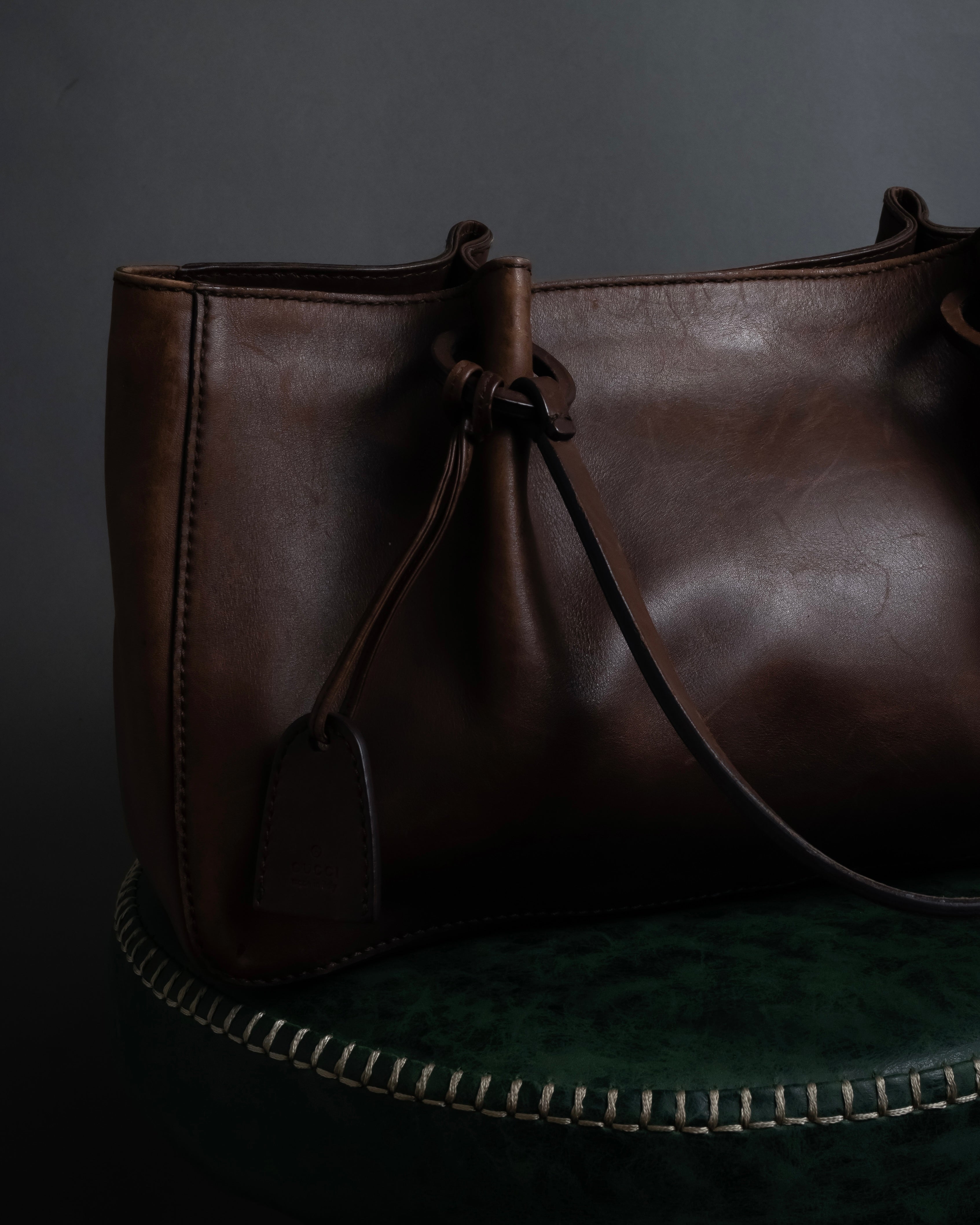 "GUCCI" Horizontally elegant silhouette oiled leather one-shoulder bag