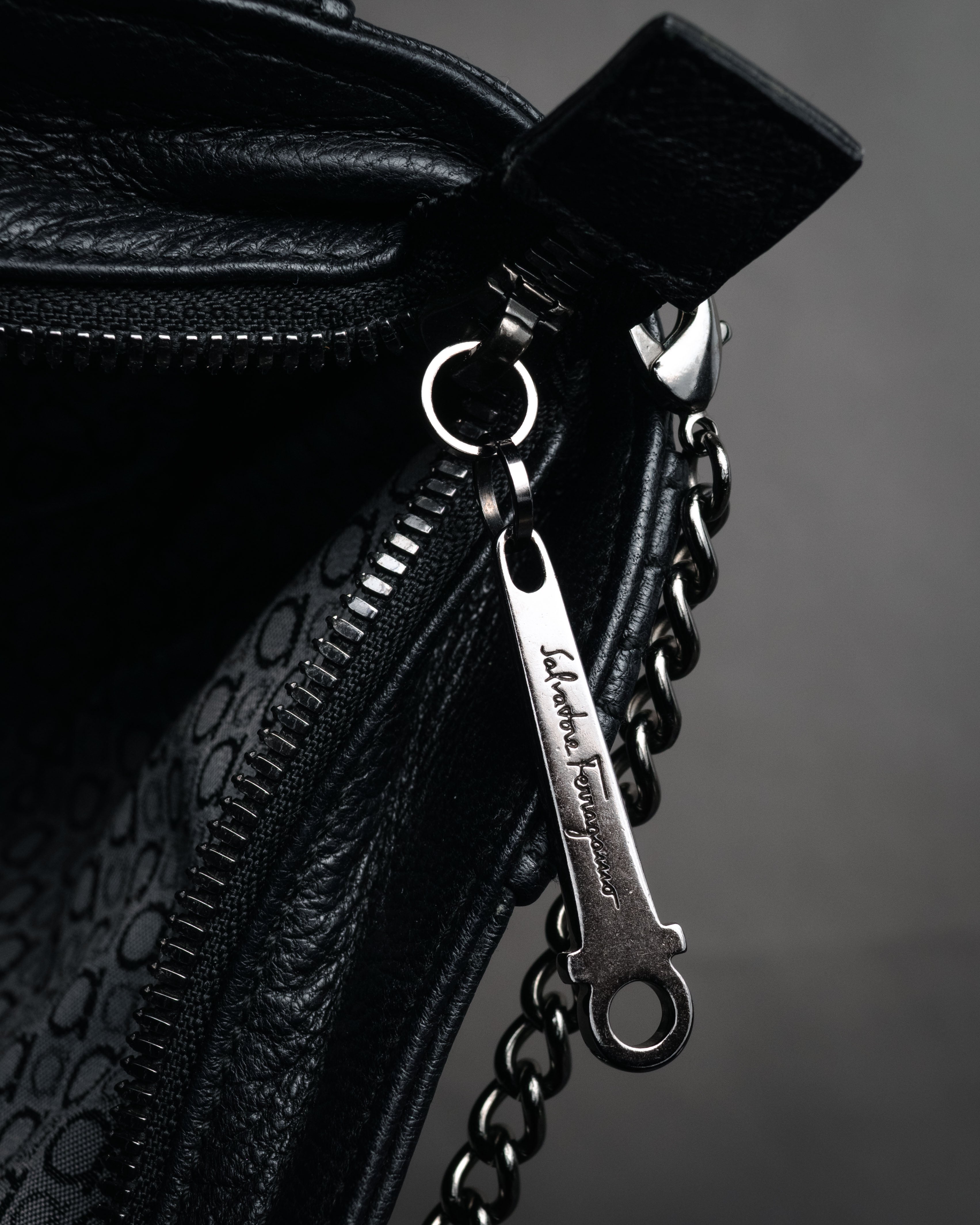 “Salvatore Ferragamo” 2000’s Gathered leather chain shoulder bag