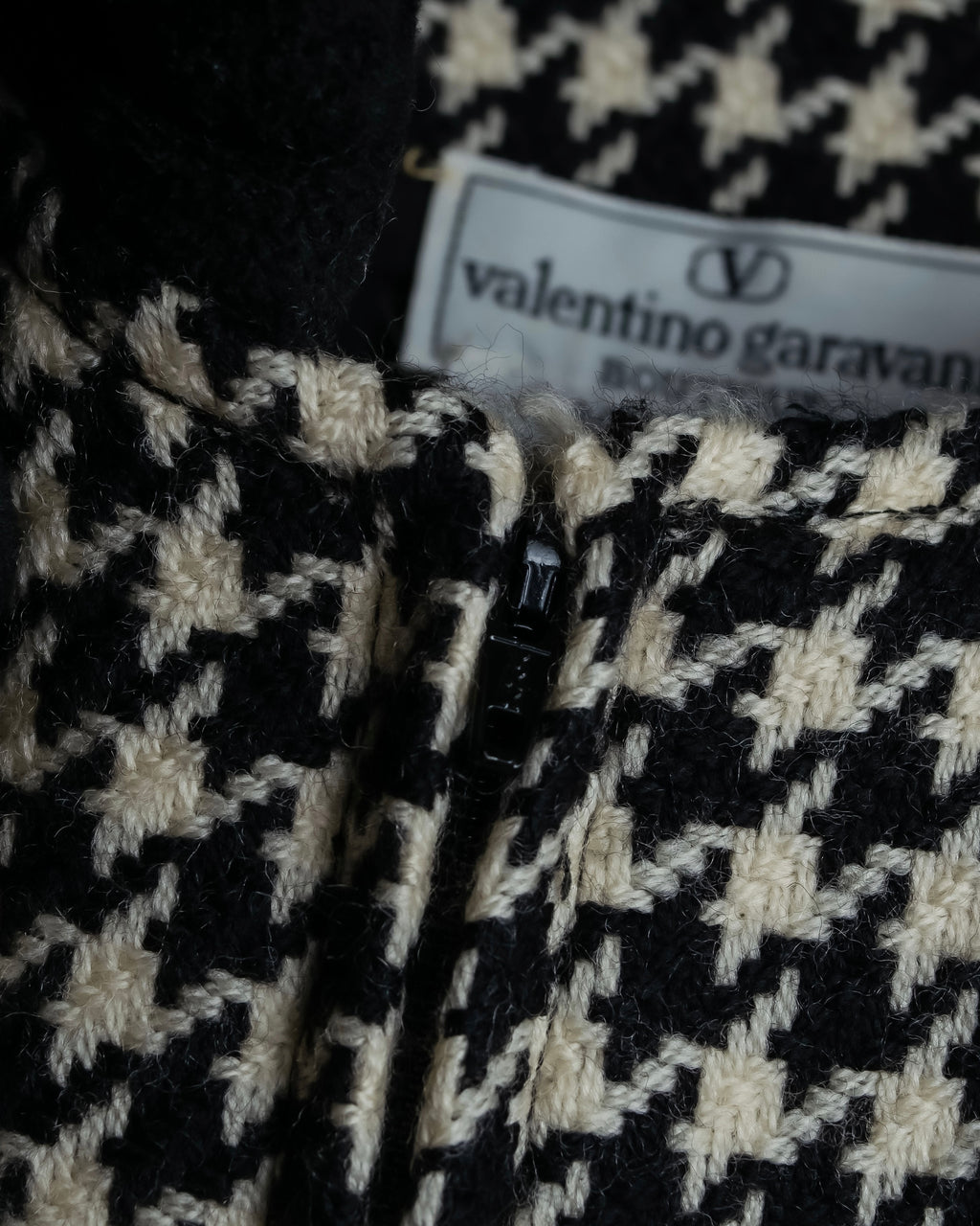 "Valentino Garavani" Houndstooth pattern lace velvet design set up