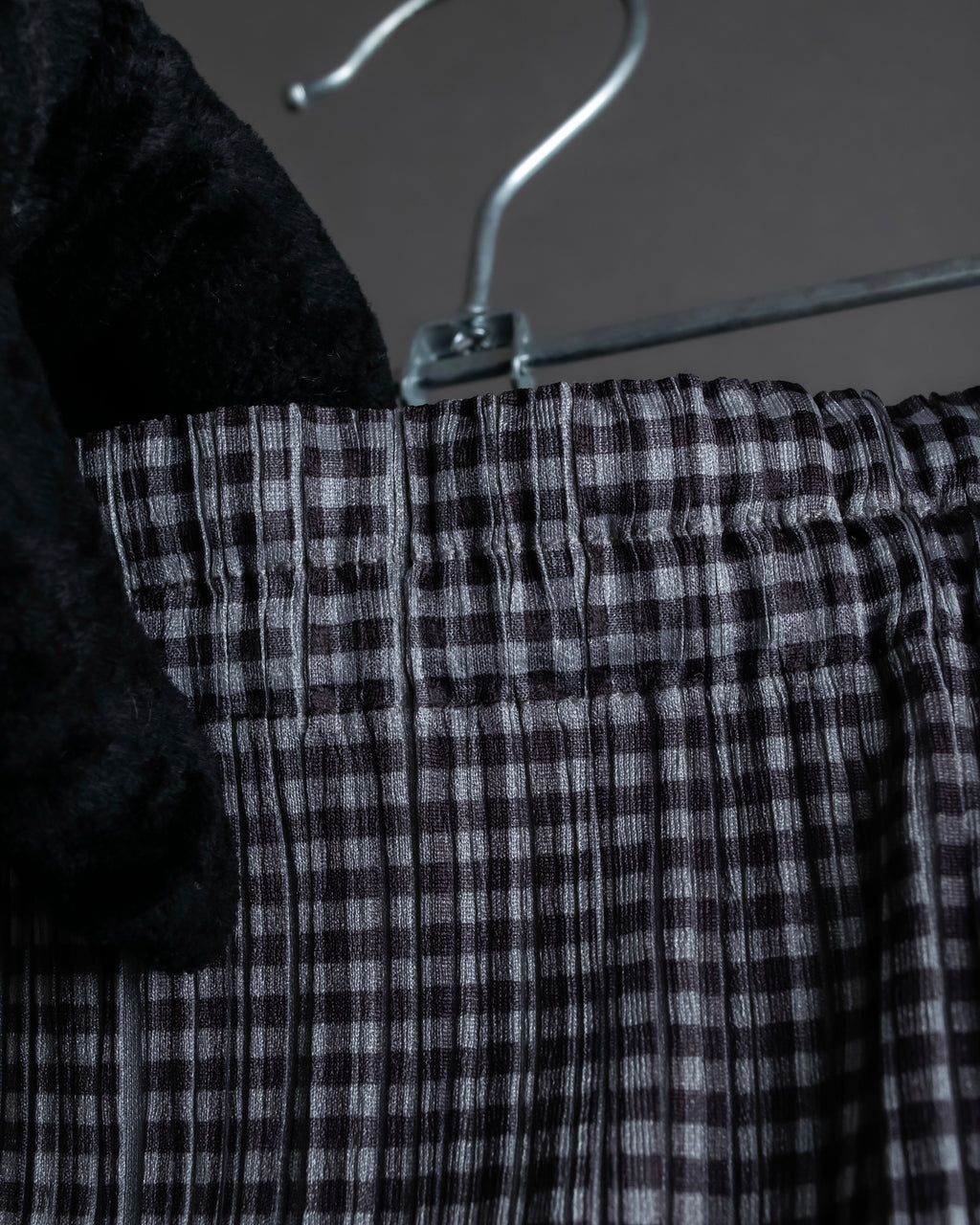 "PLEATS PLEASE ISSEY MIYAKE"
Gingham check sheer combination pleated skirt