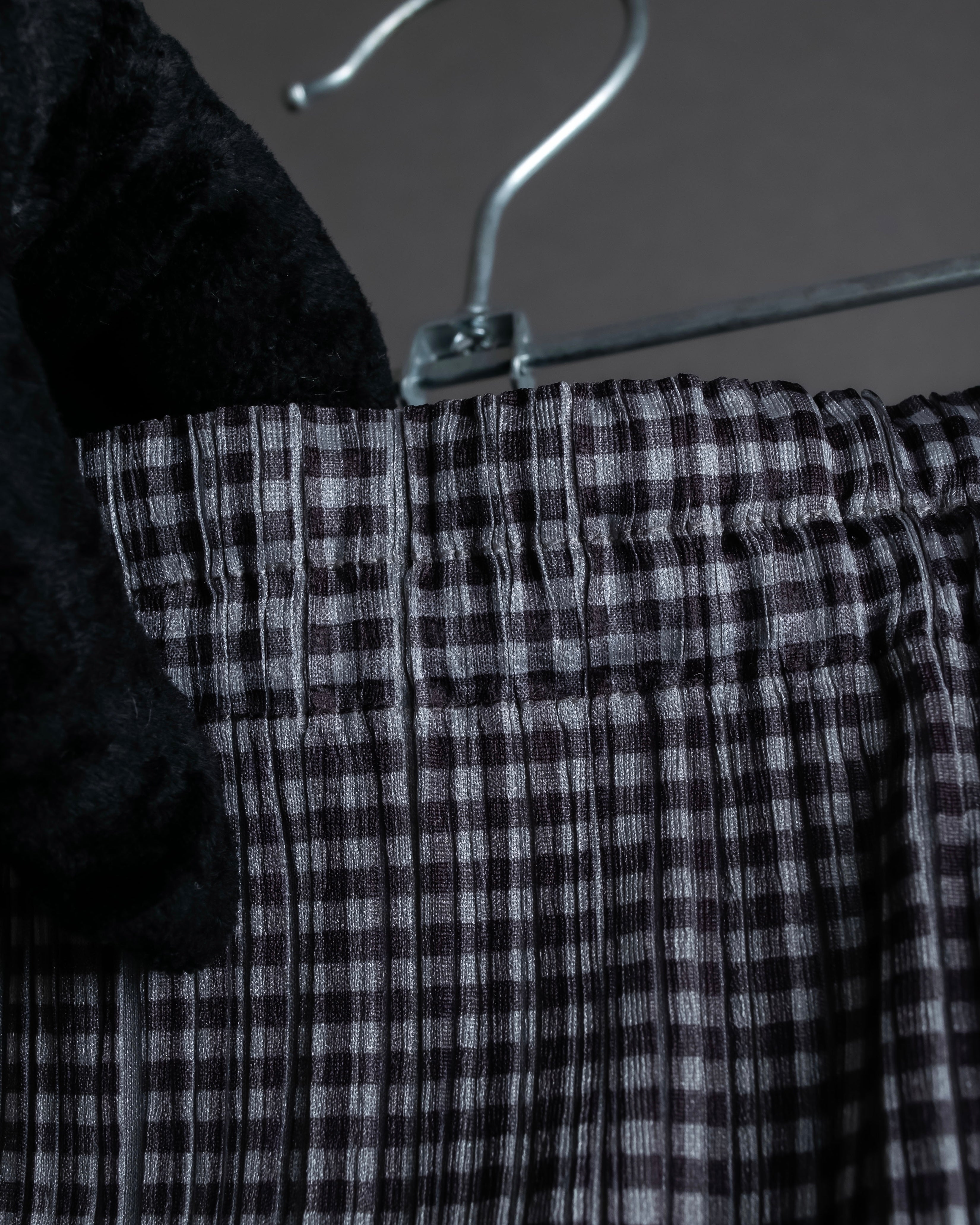 "PLEATS PLEASE ISSEY MIYAKE"
Gingham check sheer combination pleated skirt