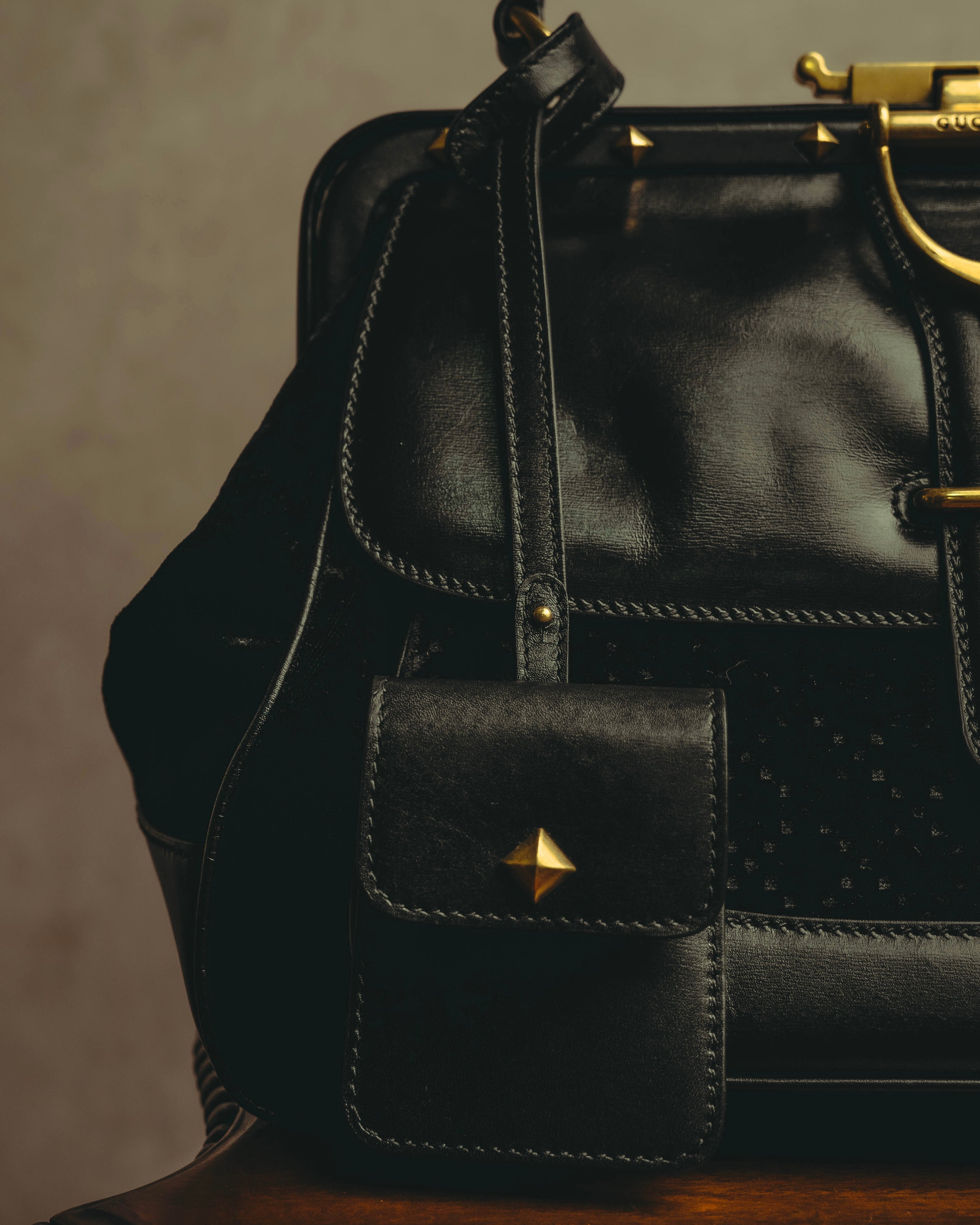 -SPECIAL- “GUCCI” 2012-2016 crossover-era crest studded doctor bag