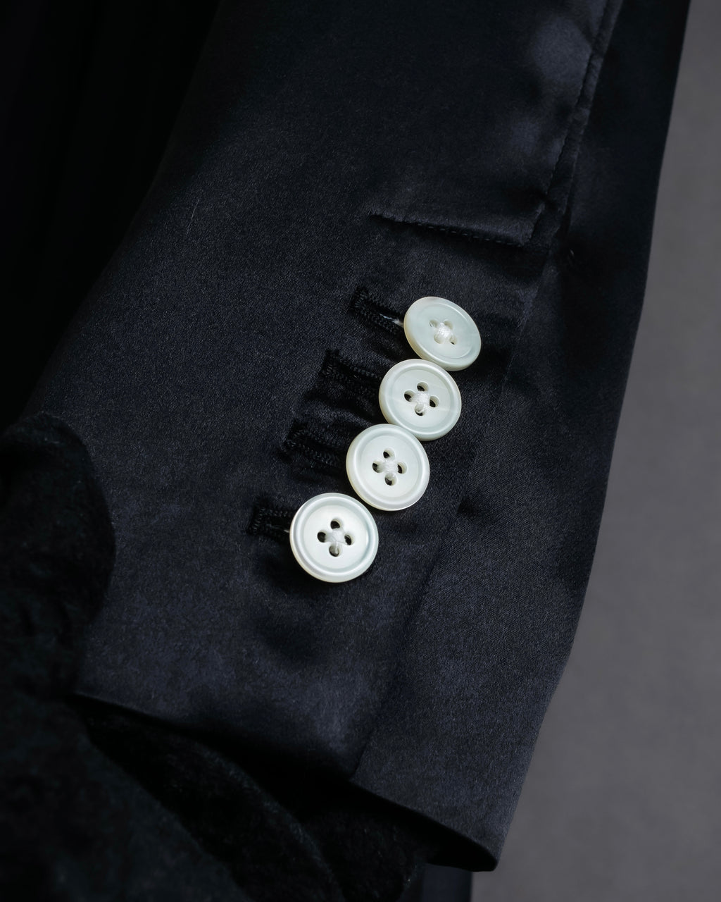 "THOM BROWNE" Shiny long hidden button shirt
