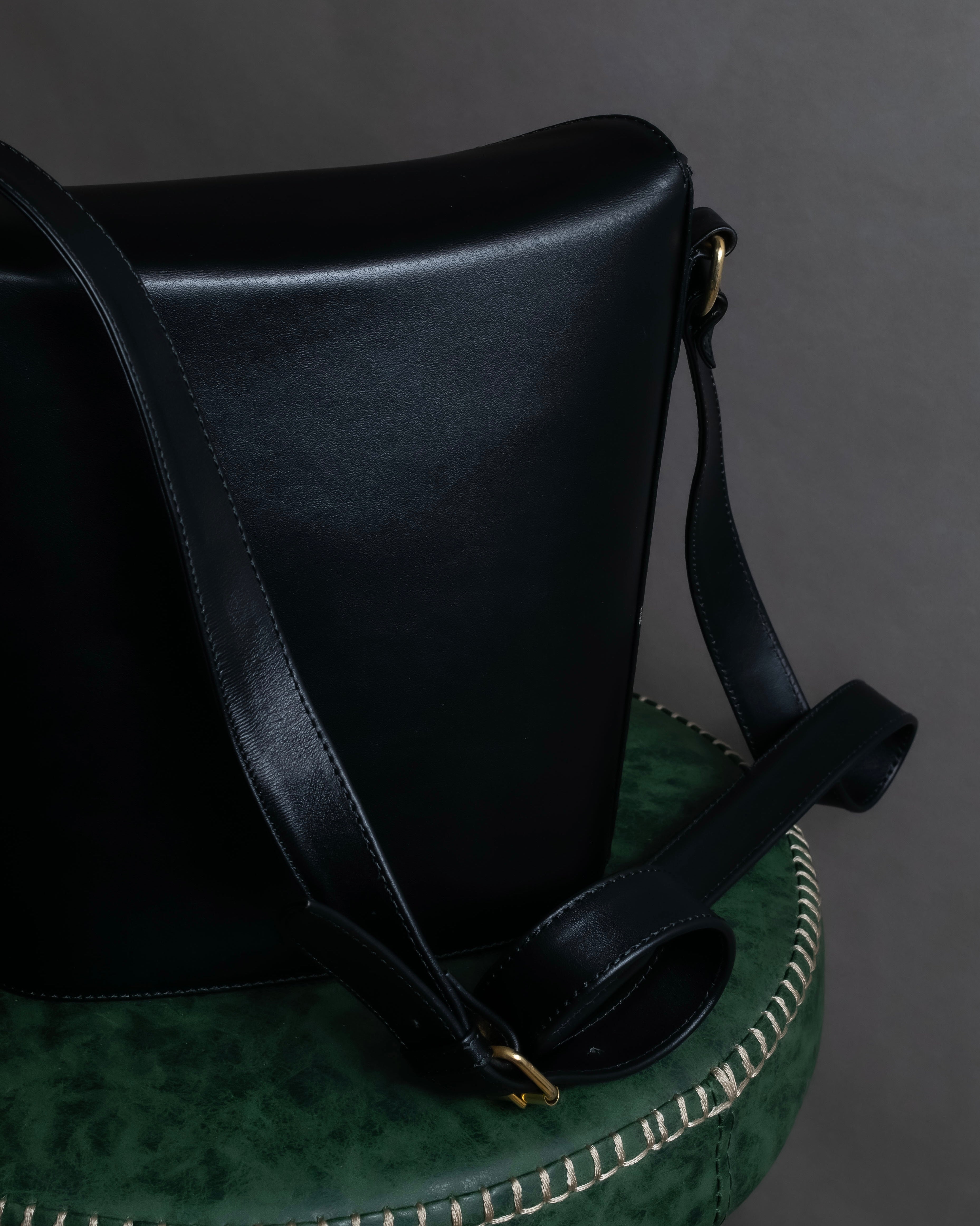 "GIANI MARCO VENTURI" Shape trapezoid leather shoulder bag