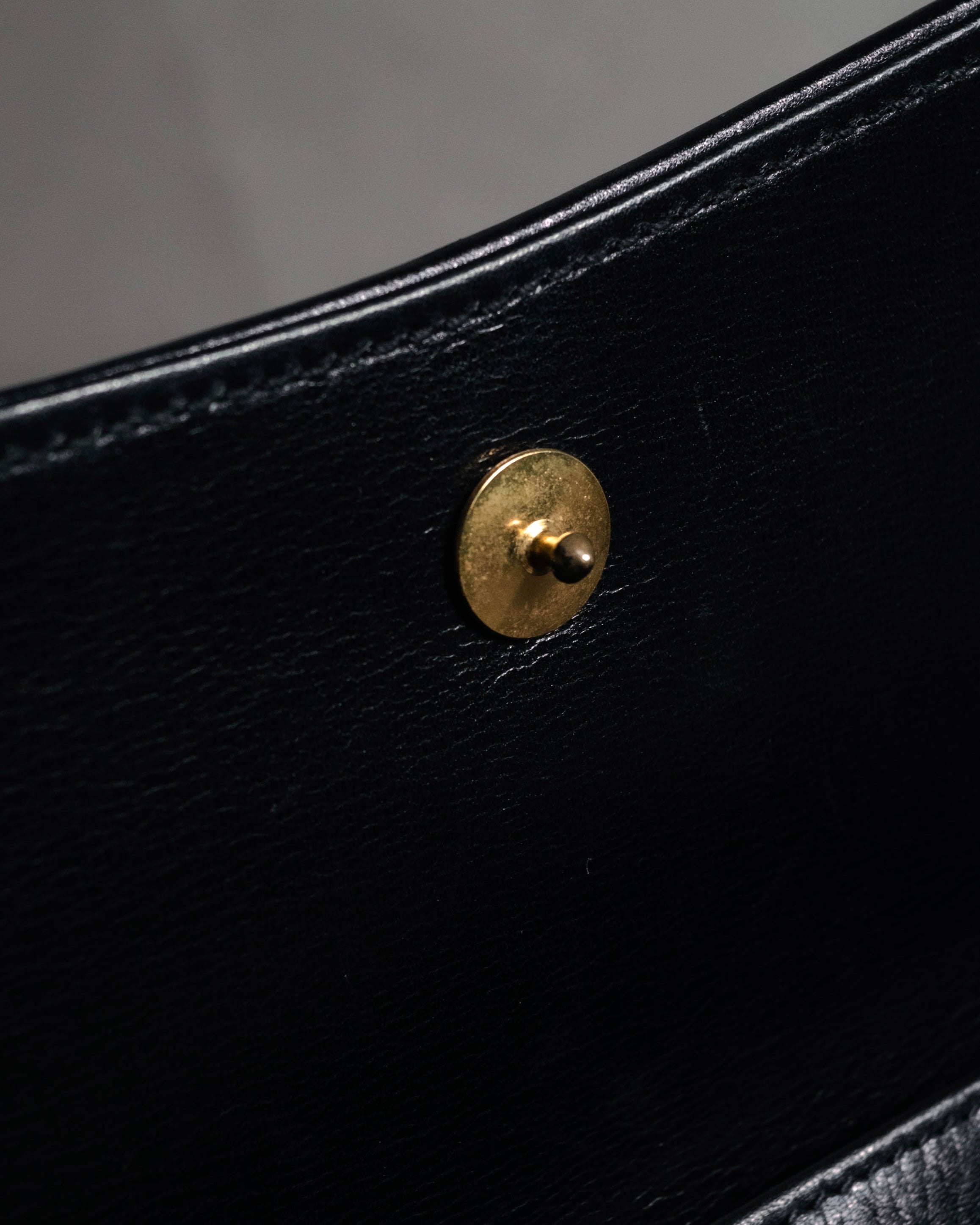 "GUCCI" 70’s-80’s Crest logo leather shoulder bag