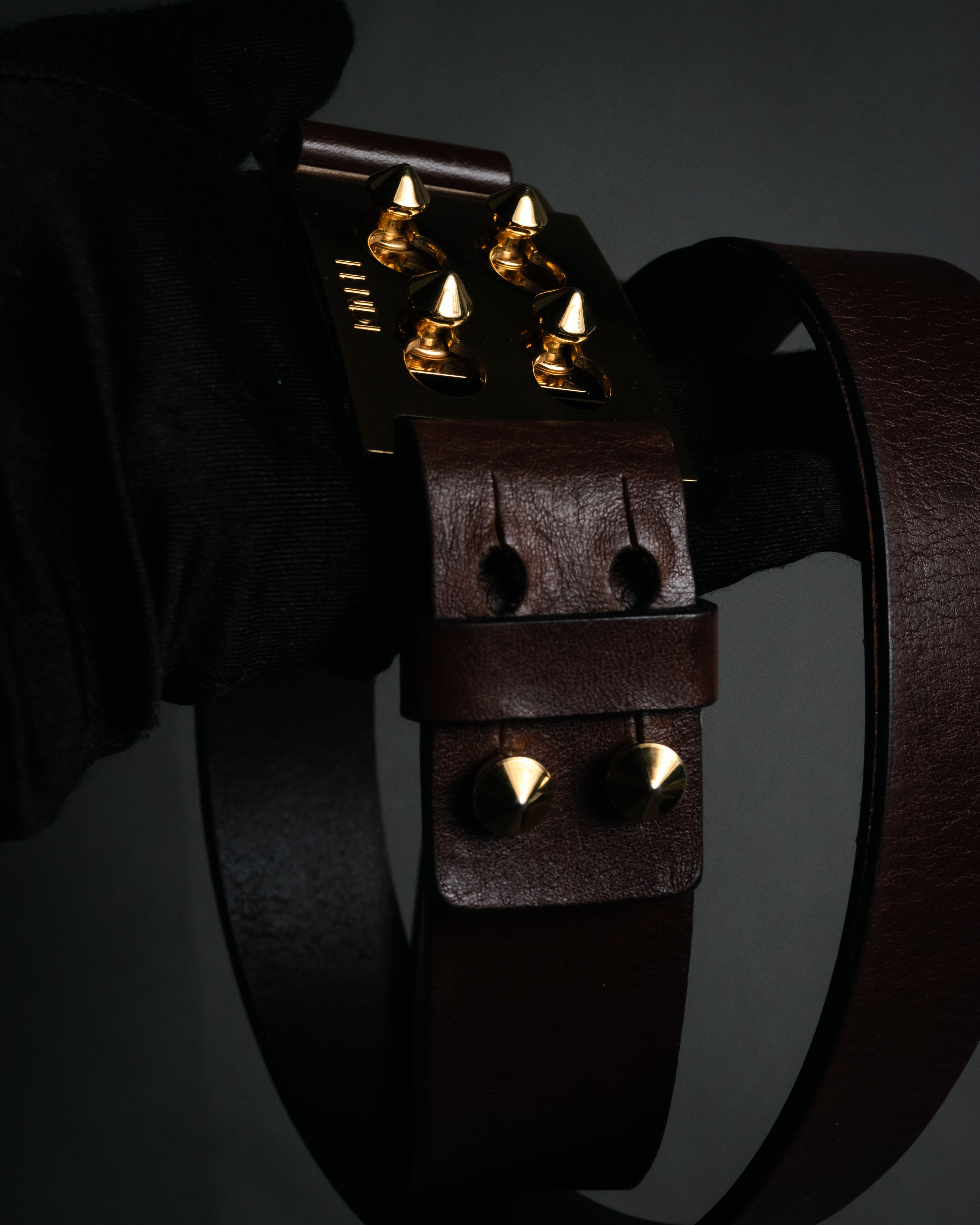“FENDI” 2000’s FF studded sculptural leather belt